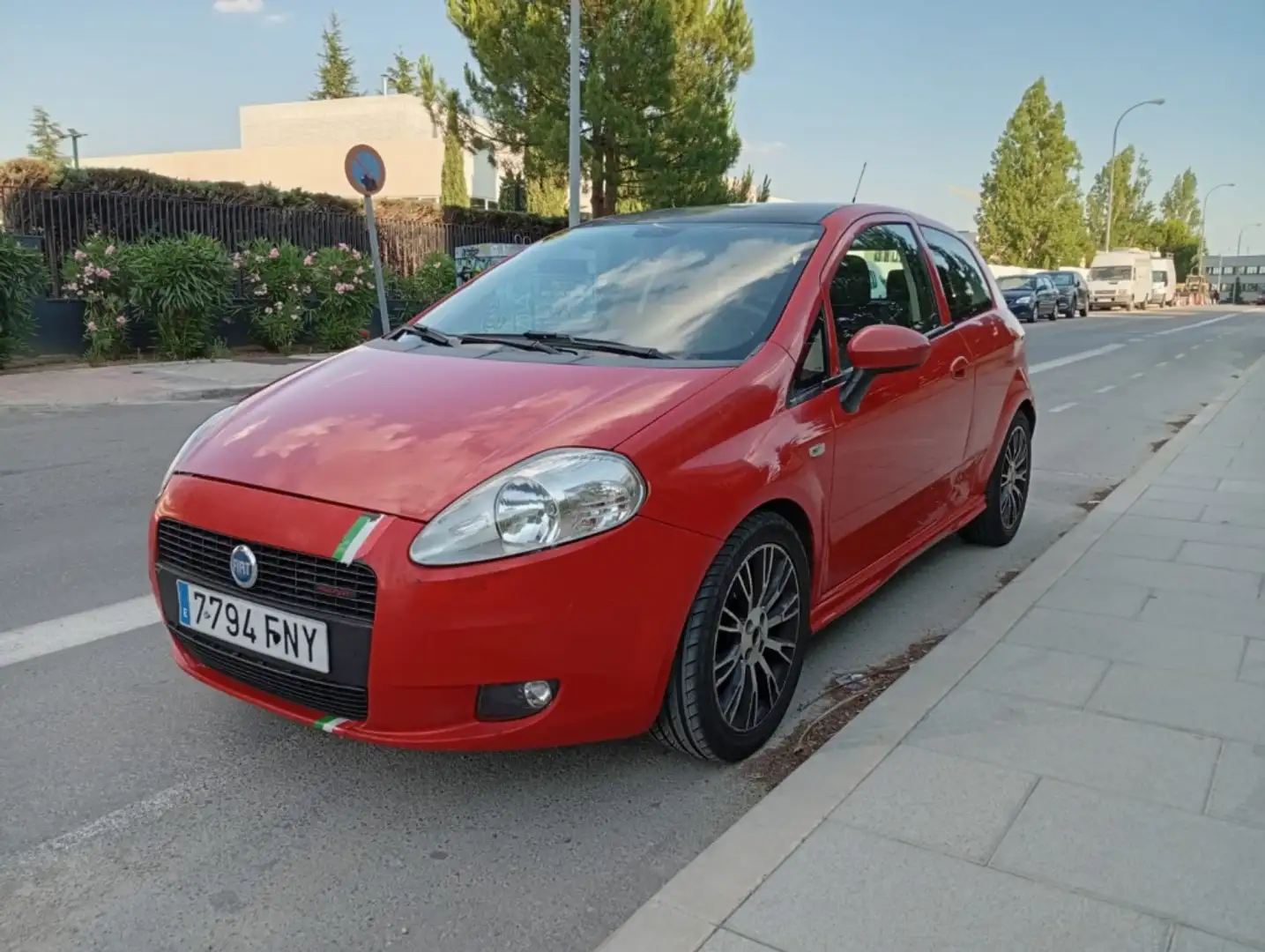 Fiat Grande Punto 1.9Mjt Sport 130 Rouge - 2