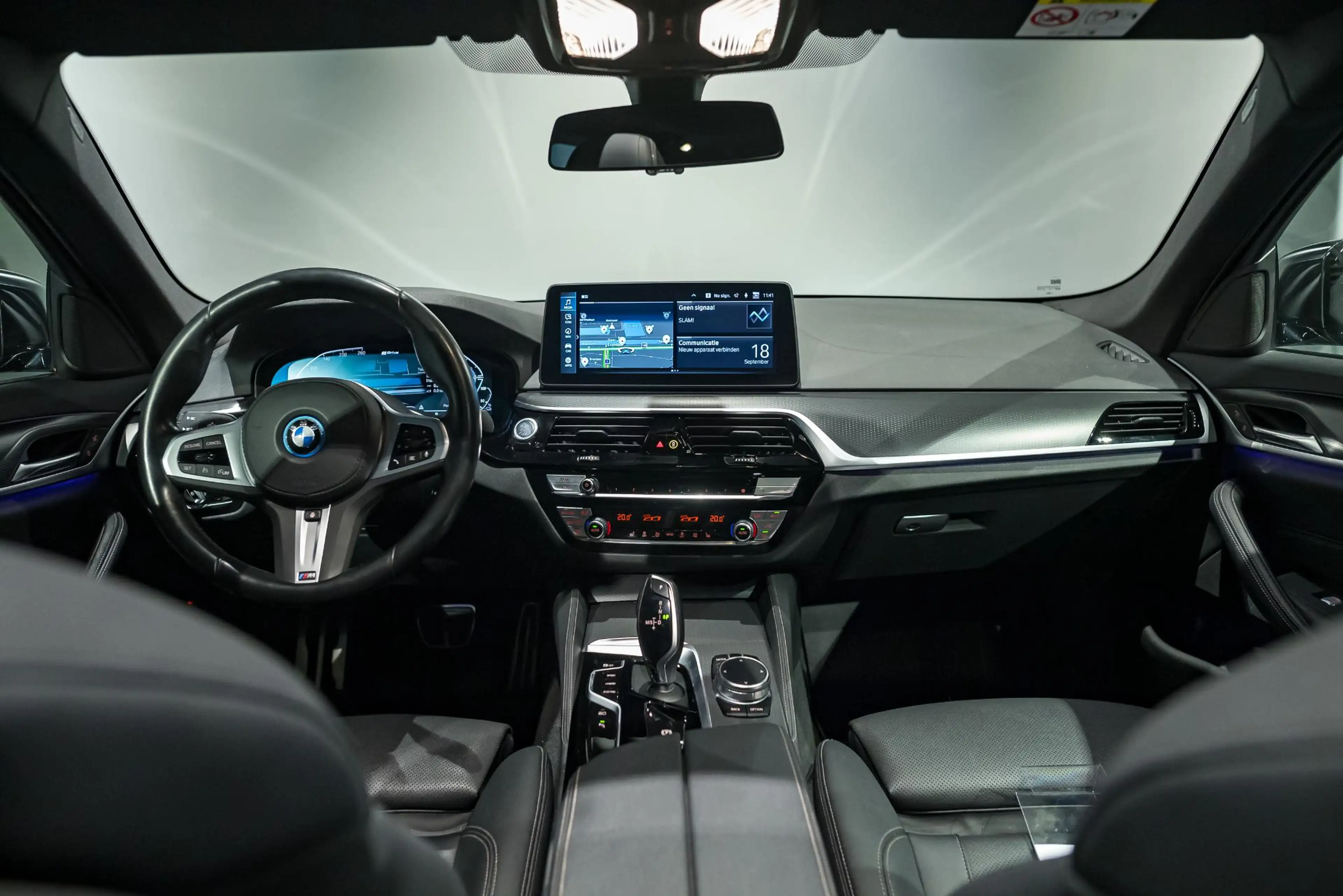 BMW 530 e Touring xDrive SOH 93,7% | M-PACK | PANODAK | CA — photo 12