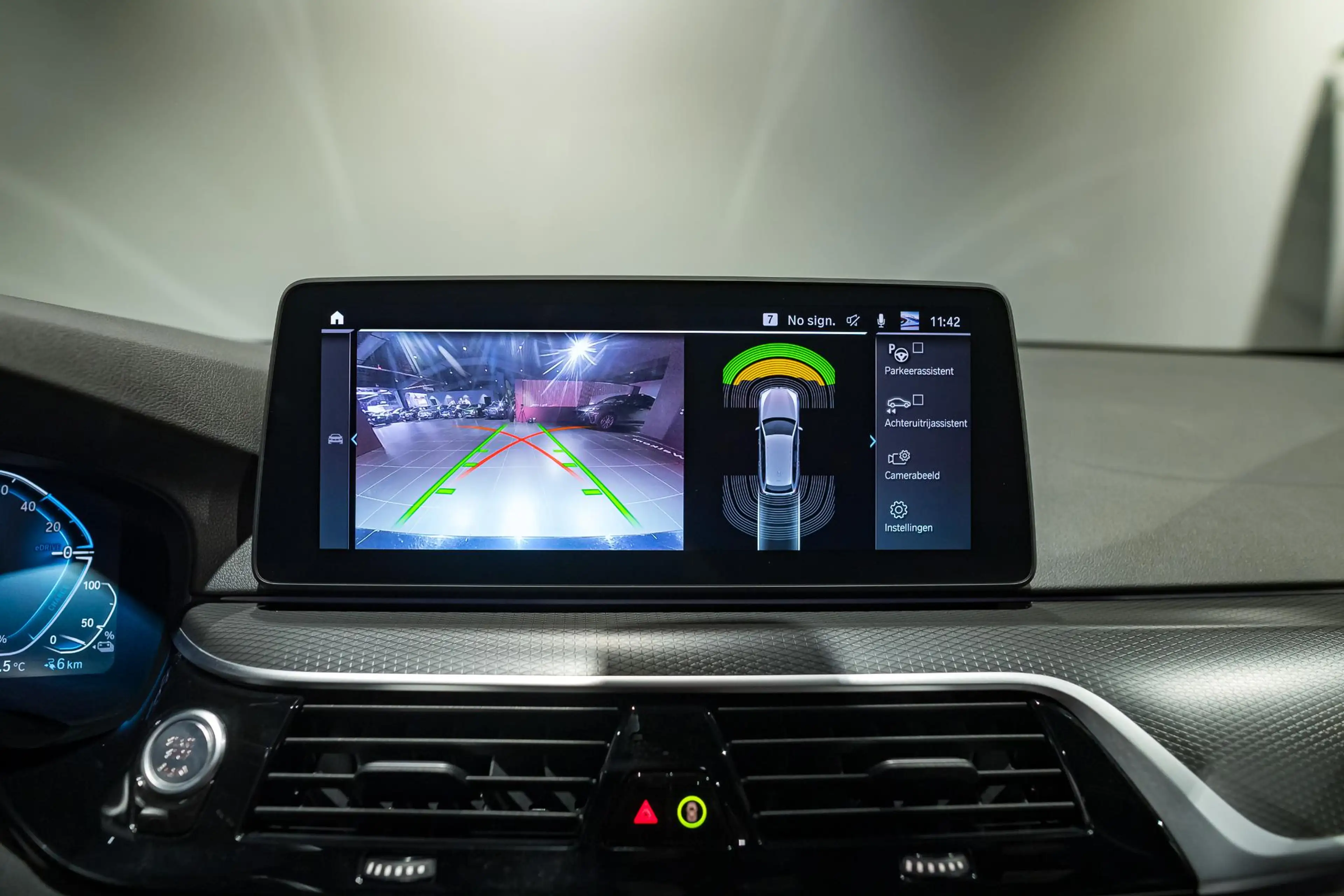 BMW 530 e Touring xDrive SOH 93,7% | M-PACK | PANODAK | CA — photo 15