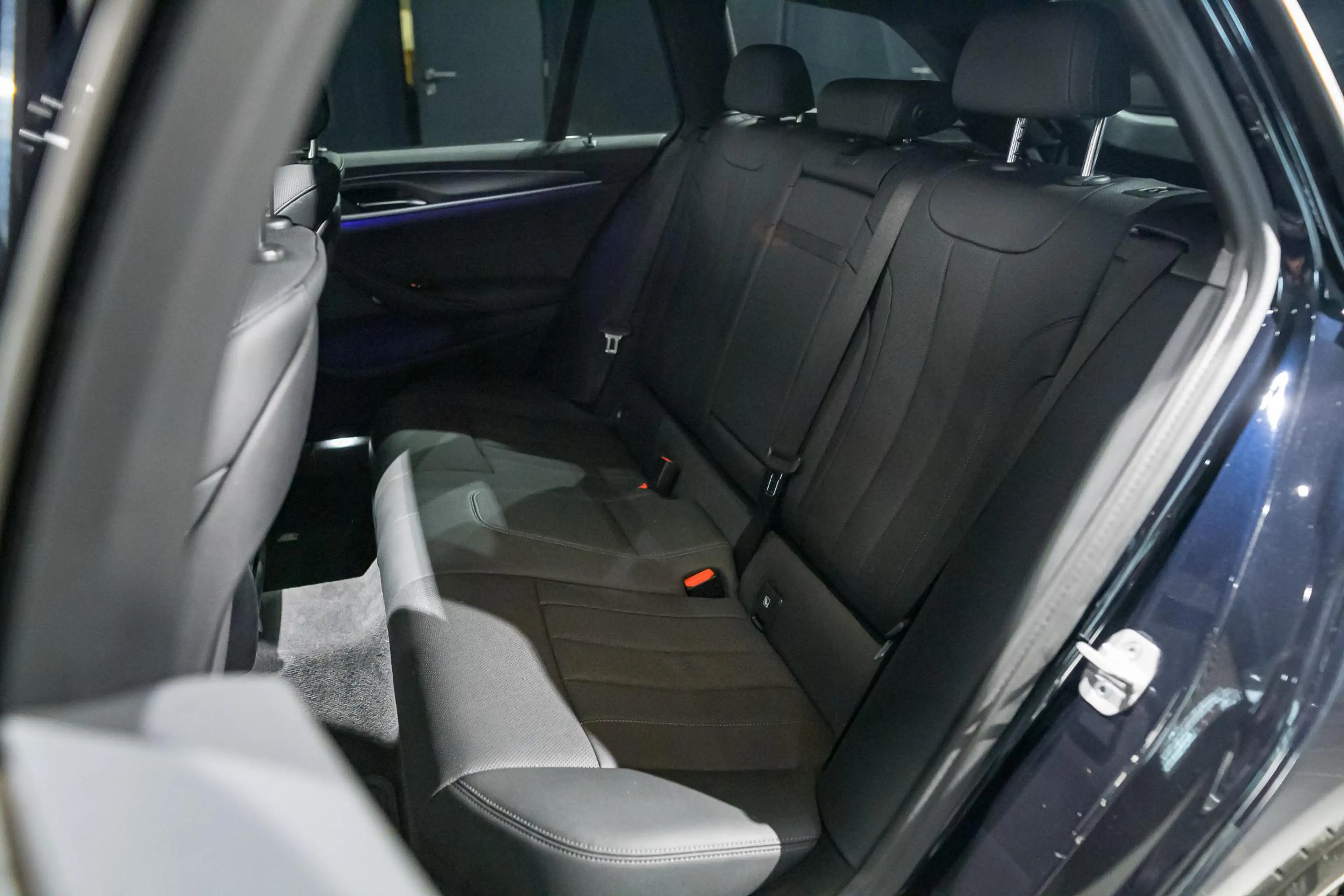 BMW 530 e Touring xDrive SOH 93,7% | M-PACK | PANODAK | CA — photo 11