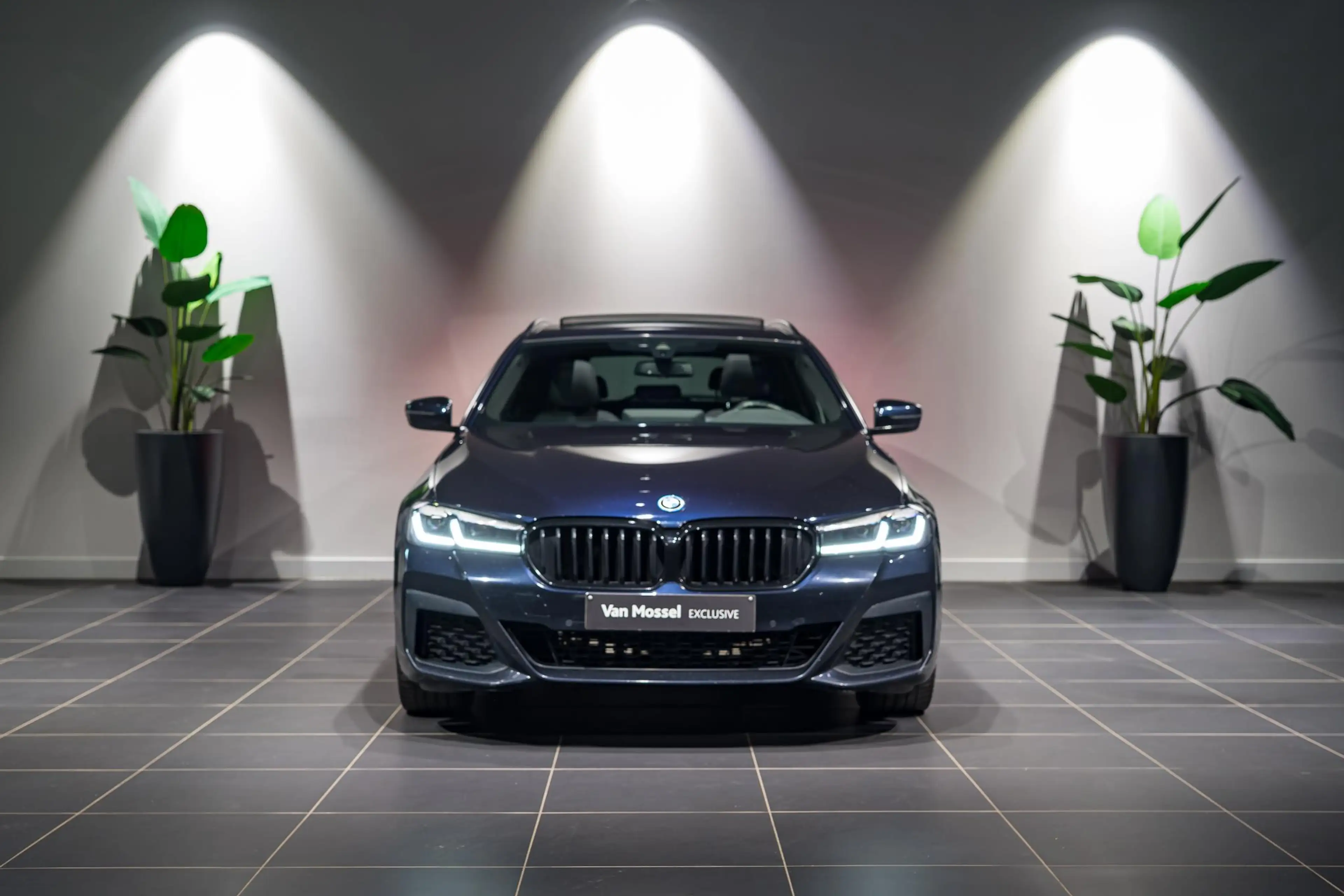 BMW 530 e Touring xDrive SOH 93,7% | M-PACK | PANODAK | CA — photo 2