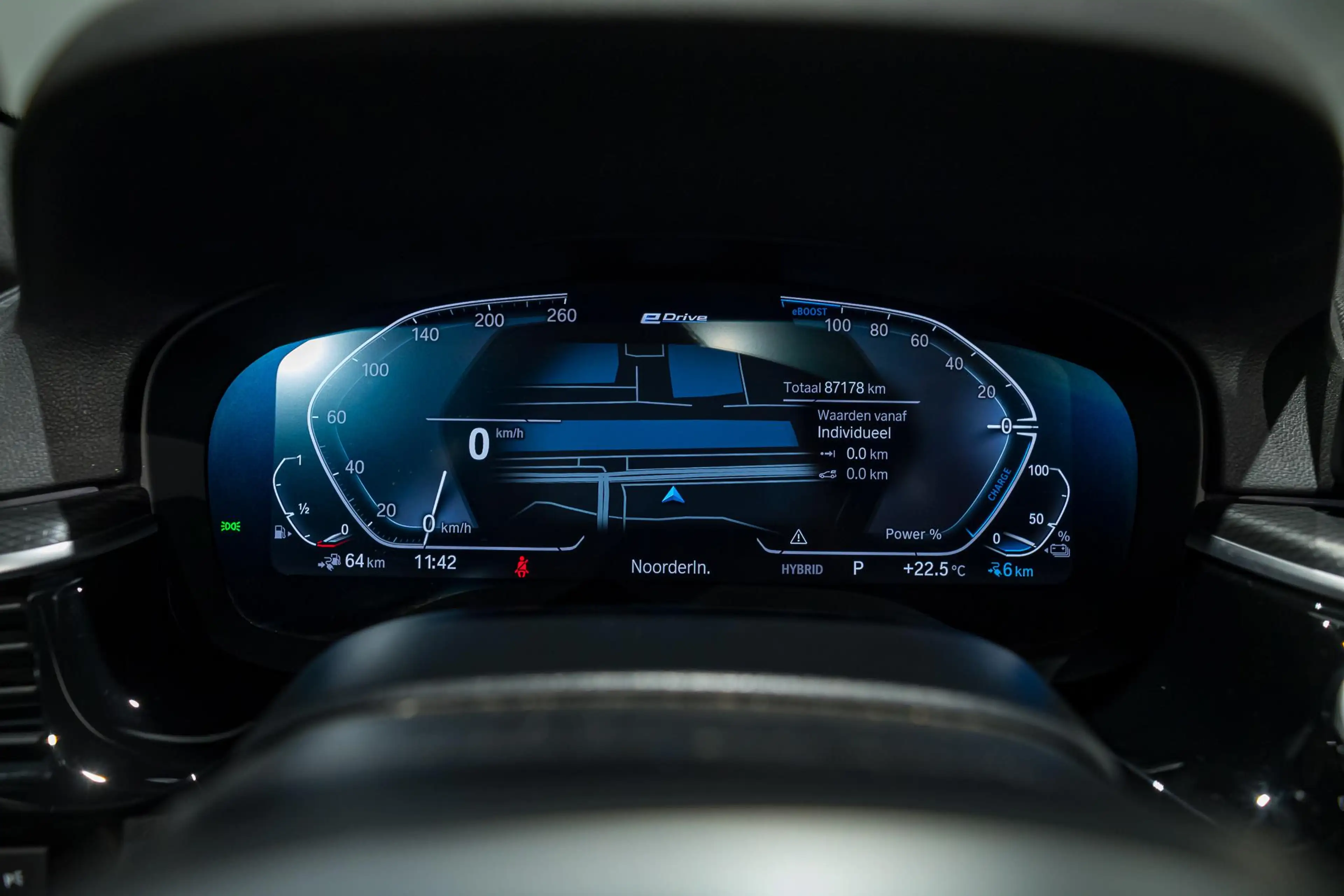 BMW 530 e Touring xDrive SOH 93,7% | M-PACK | PANODAK | CA — photo 13