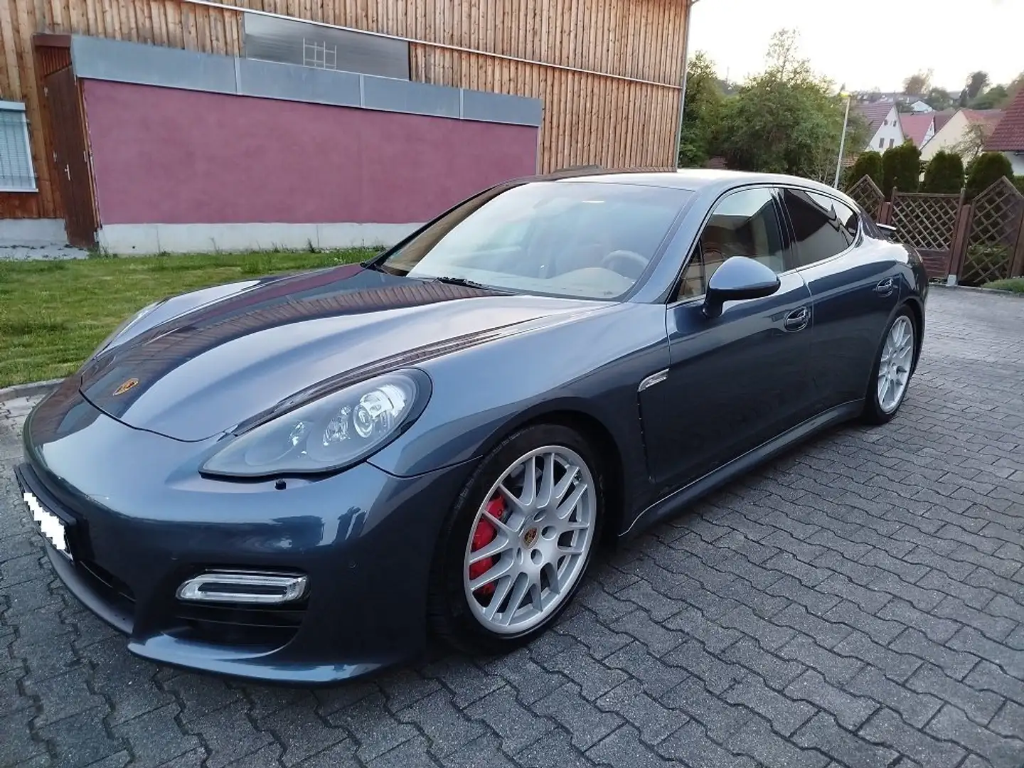 Porsche Panamera Panamera GTS PDK Blau - 2