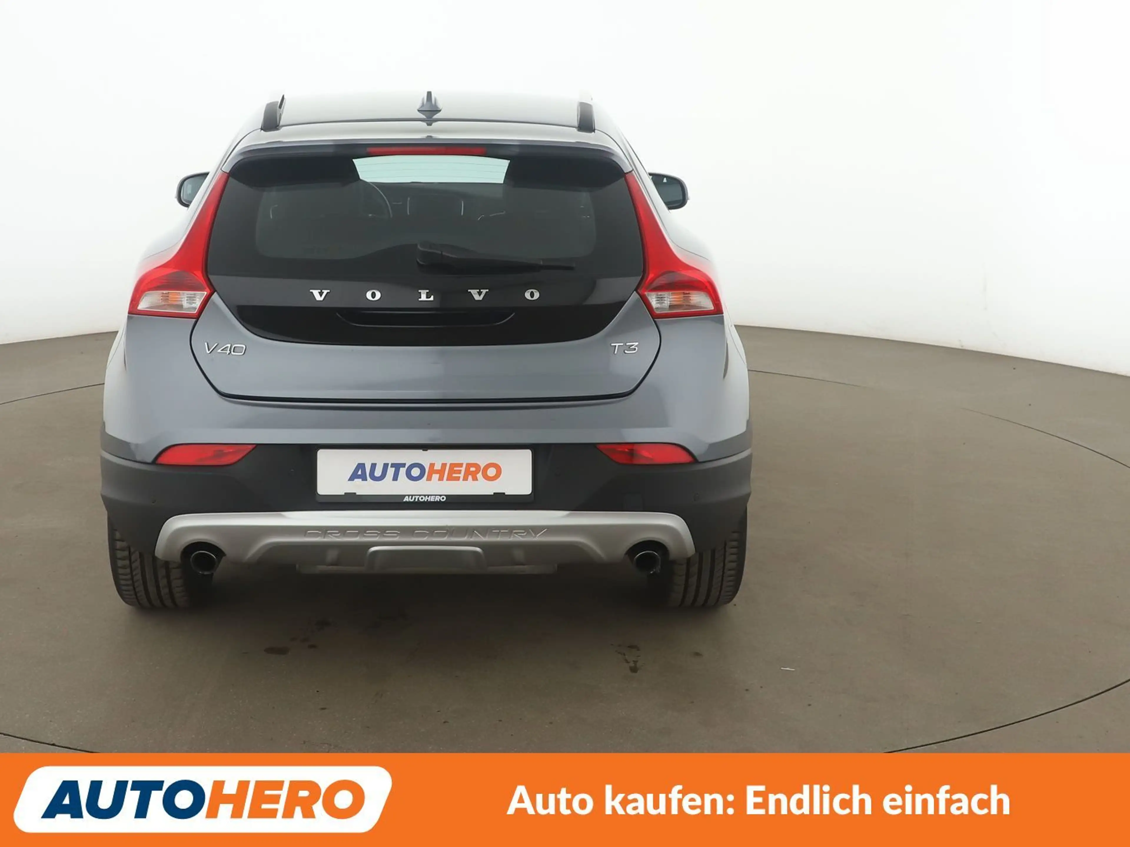 Volvo V40 Cross Country 2.0 T3 Momentum*NAVI*TEMPO*CAM*PDC*SHZ*AHK* — photo 5