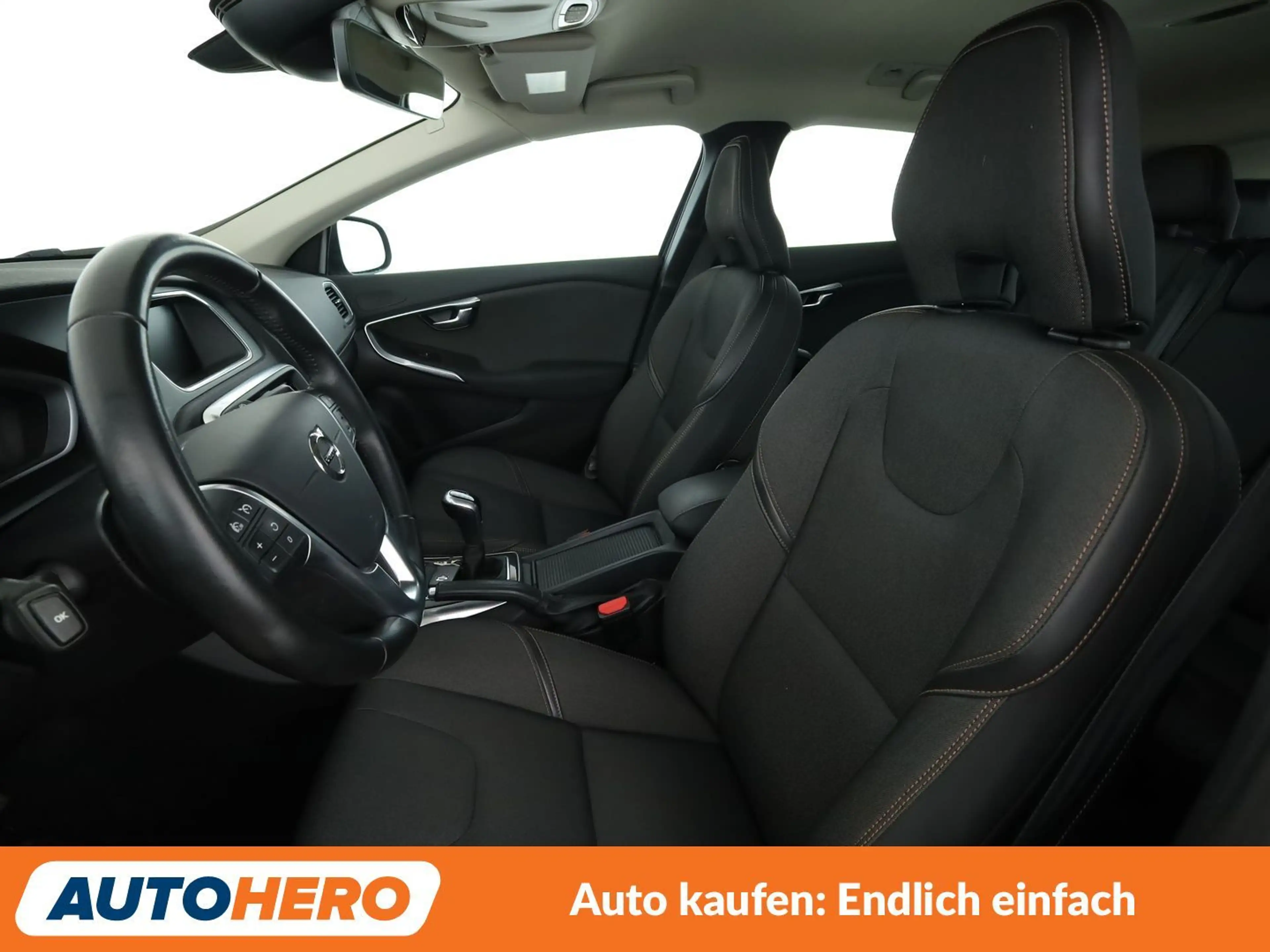 Volvo V40 Cross Country 2.0 T3 Momentum*NAVI*TEMPO*CAM*PDC*SHZ*AHK* — photo 10