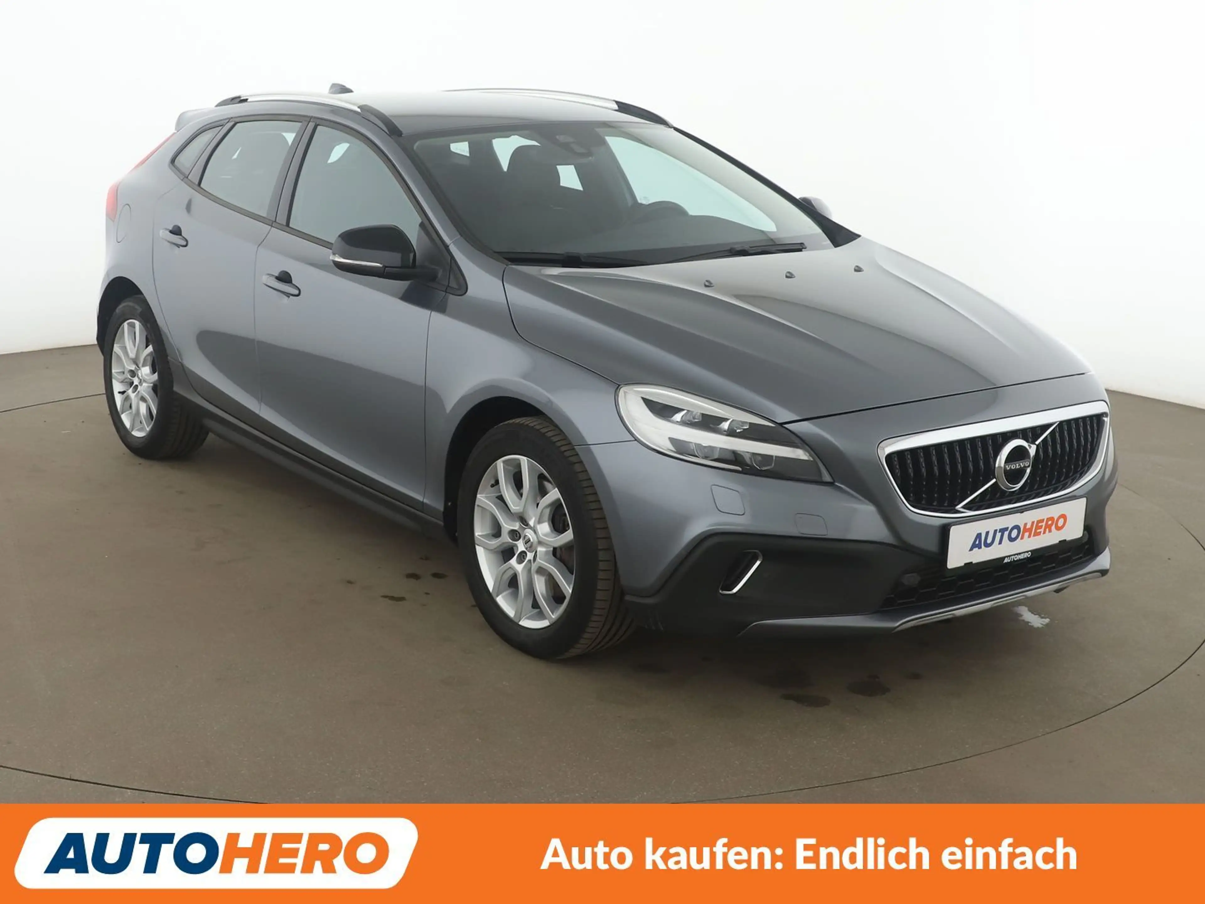 Volvo V40 Cross Country 2.0 T3 Momentum*NAVI*TEMPO*CAM*PDC*SHZ*AHK* — photo 8
