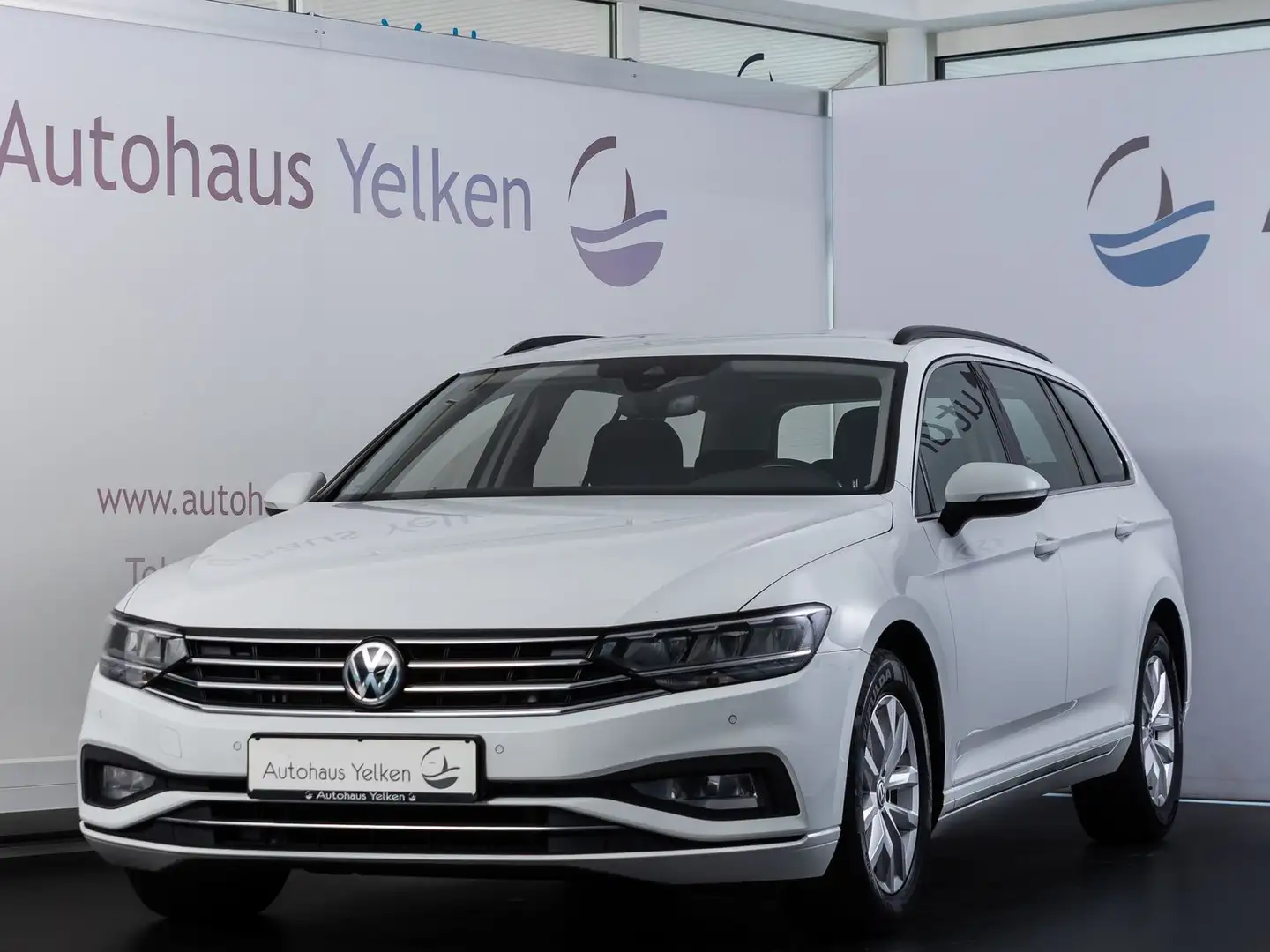 Volkswagen Passat 2.0 TDI Business *ACC*STDHZ*AHK*RFK Weiß - 1