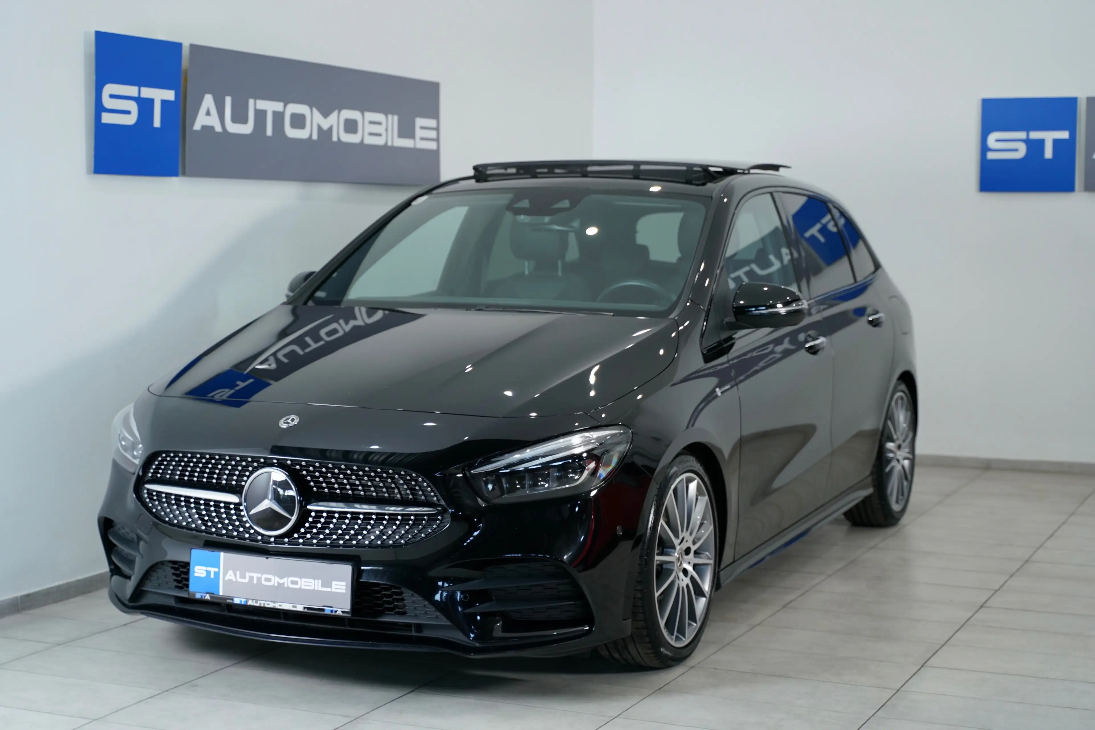 Mercedes-Benz B 220 B 220 d 4Matic Aut. // AMG- LINE // PANORAMADACH — photo 6