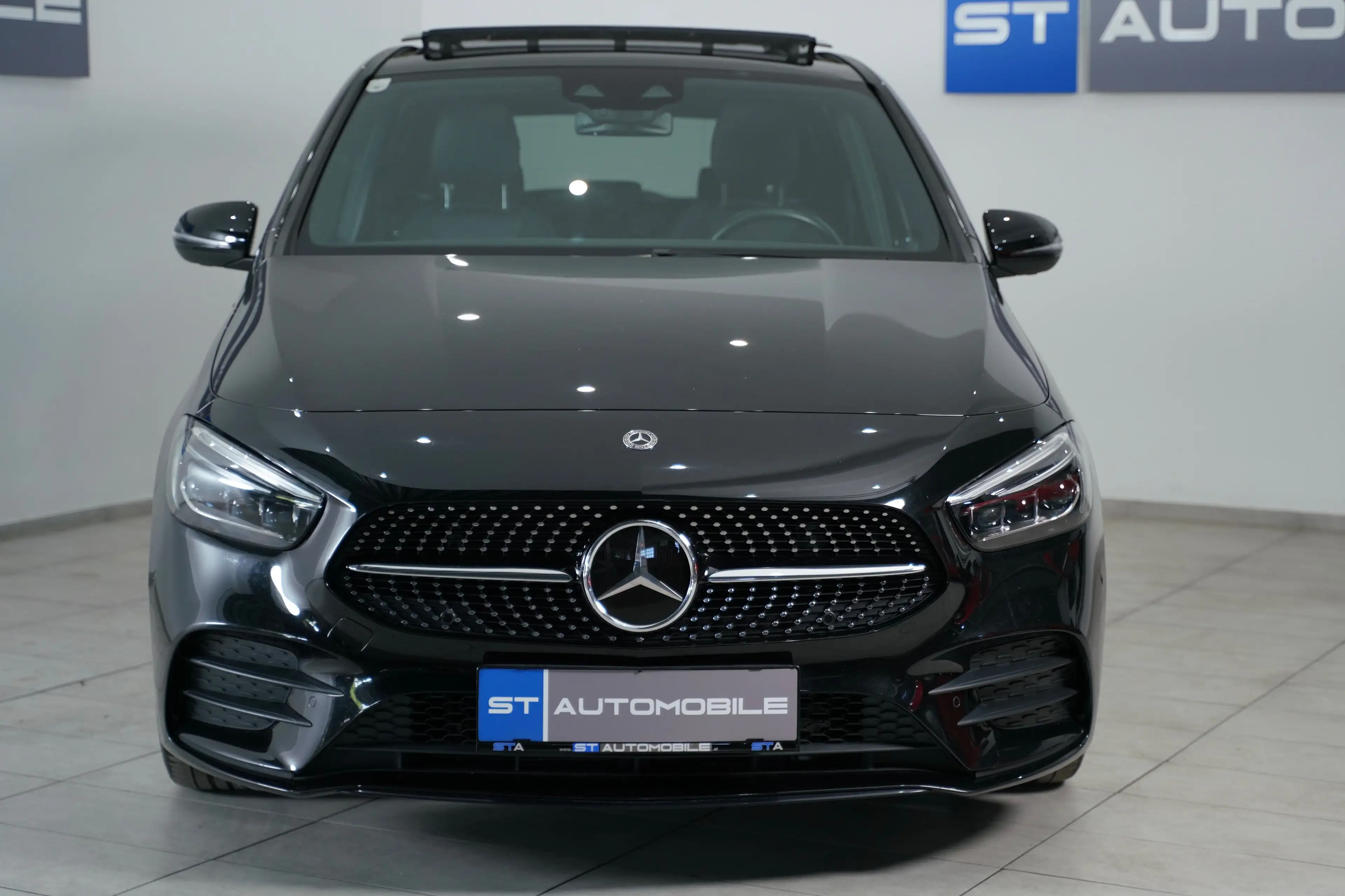 Mercedes-Benz B 220 B 220 d 4Matic Aut. // AMG- LINE // PANORAMADACH — photo 2