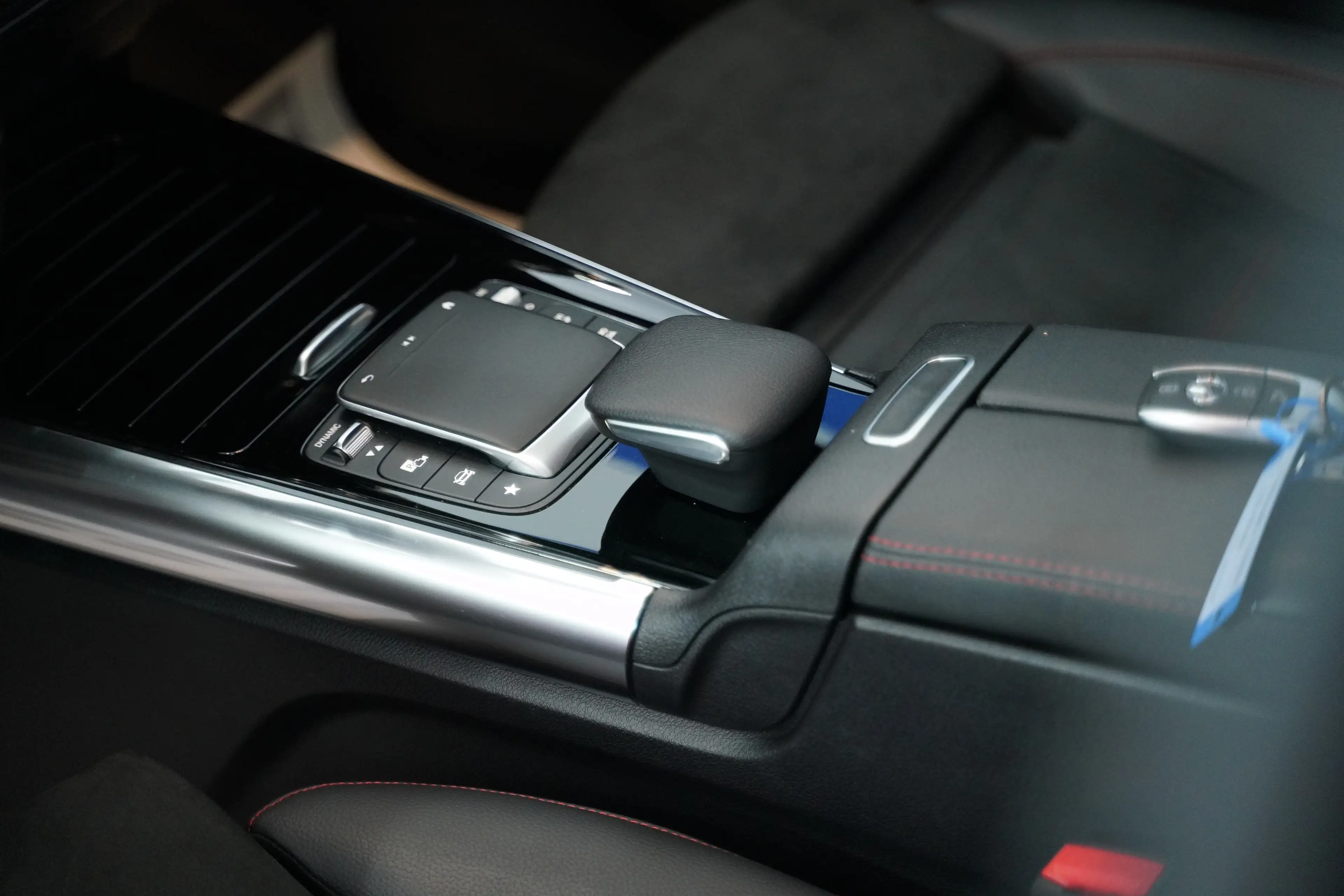 Mercedes-Benz B 220 B 220 d 4Matic Aut. // AMG- LINE // PANORAMADACH — photo 13