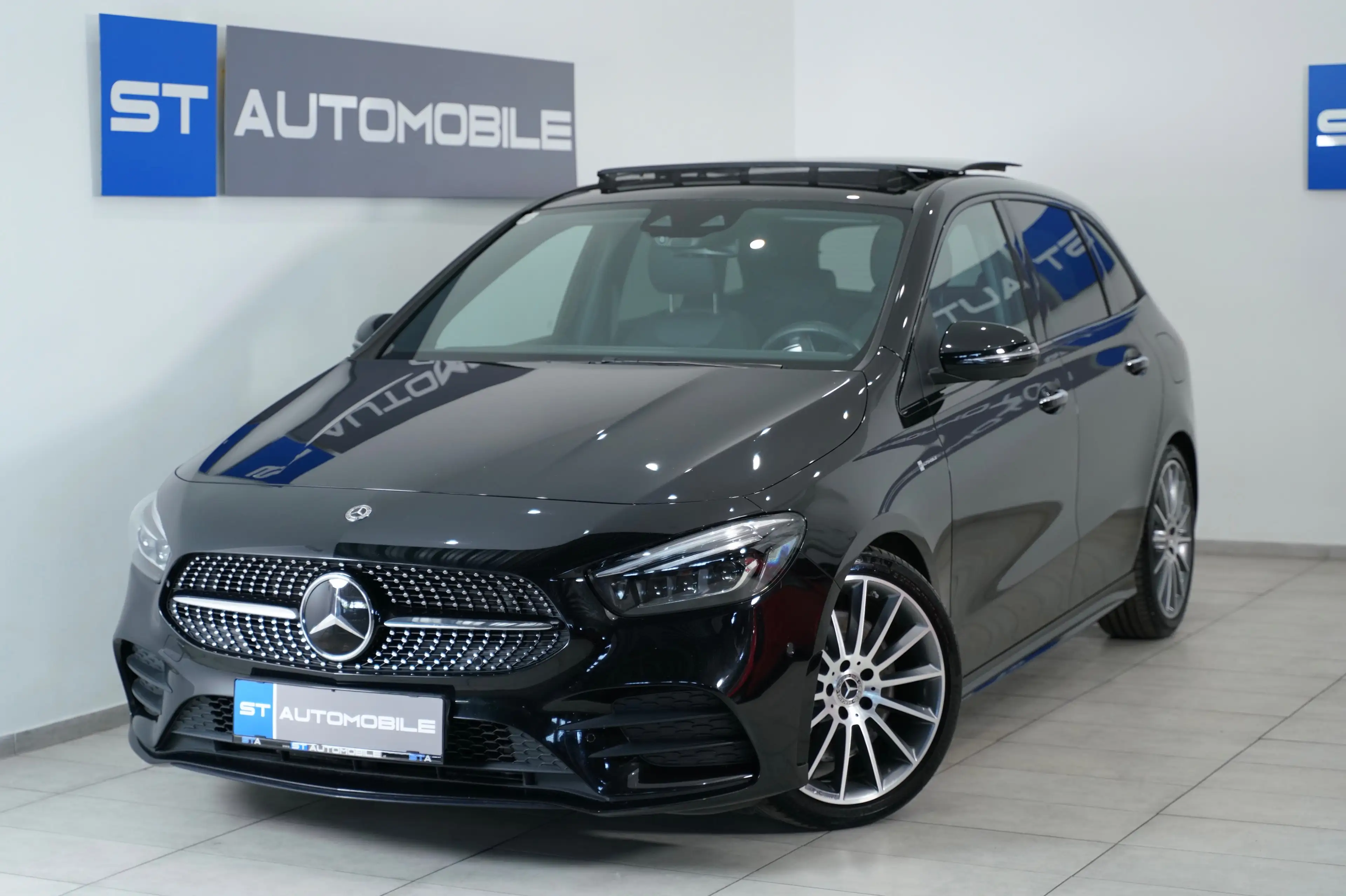 Mercedes-Benz B 220 B 220 d 4Matic Aut. // AMG- LINE // PANORAMADACH