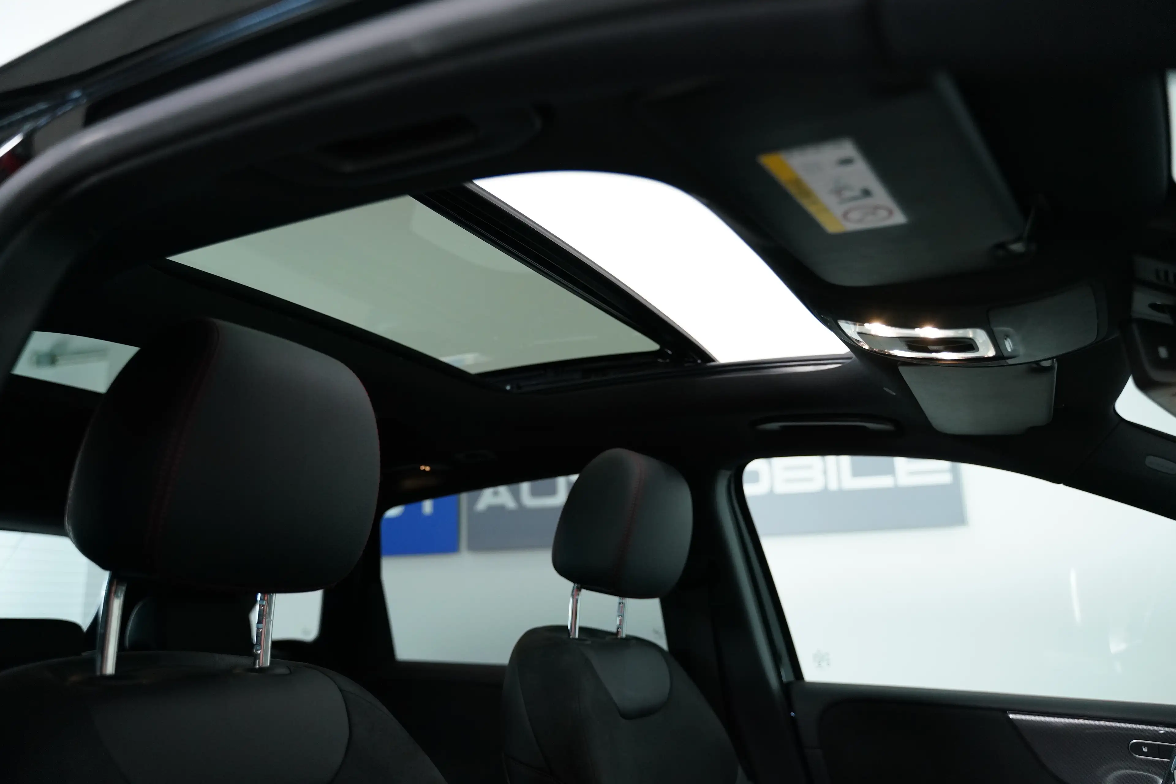 Mercedes-Benz B 220 B 220 d 4Matic Aut. // AMG- LINE // PANORAMADACH — photo 14