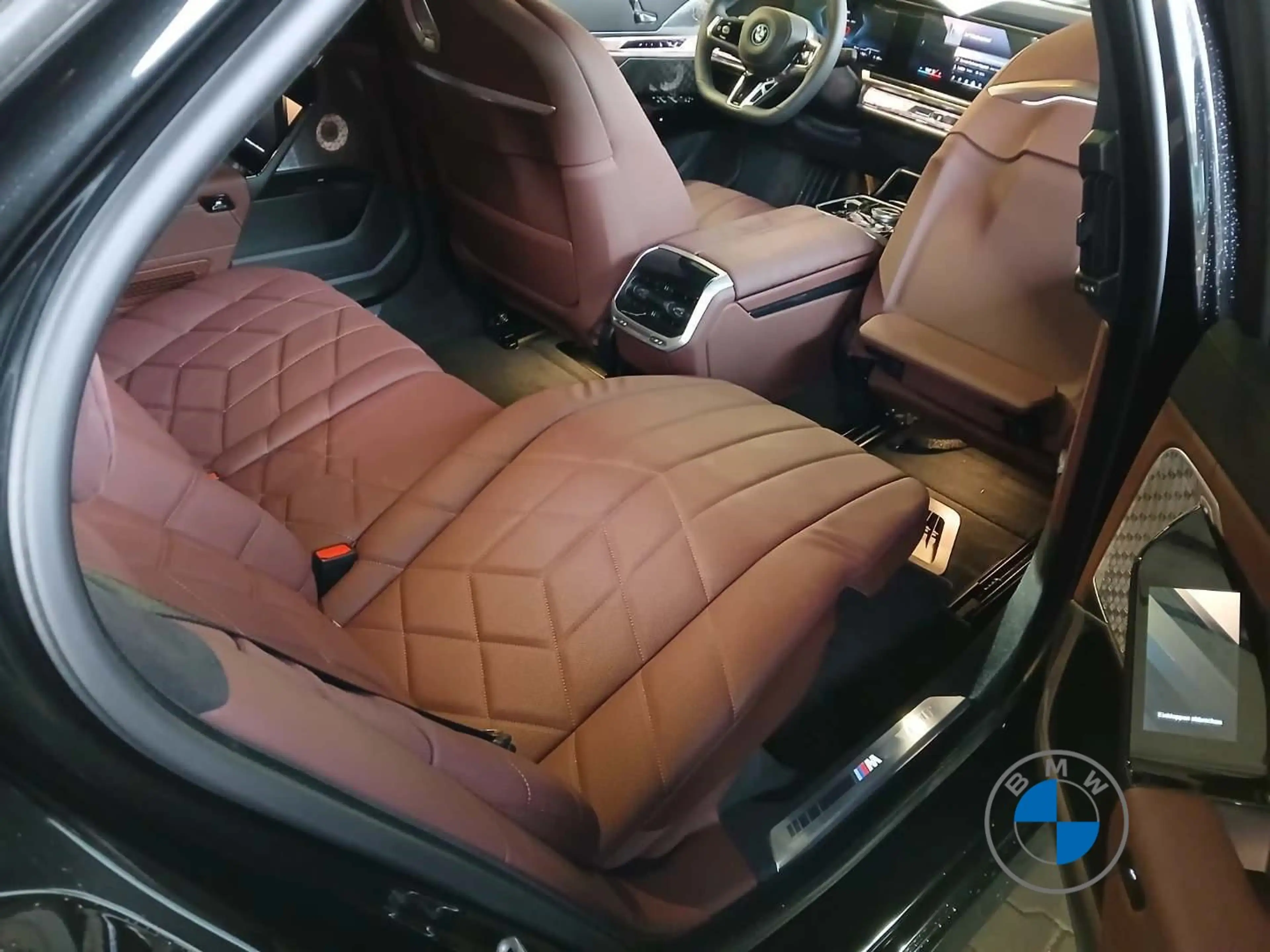 BMW i7 60 xDrive M Sport Pro 21" Fond Entertain AHK — photo 12