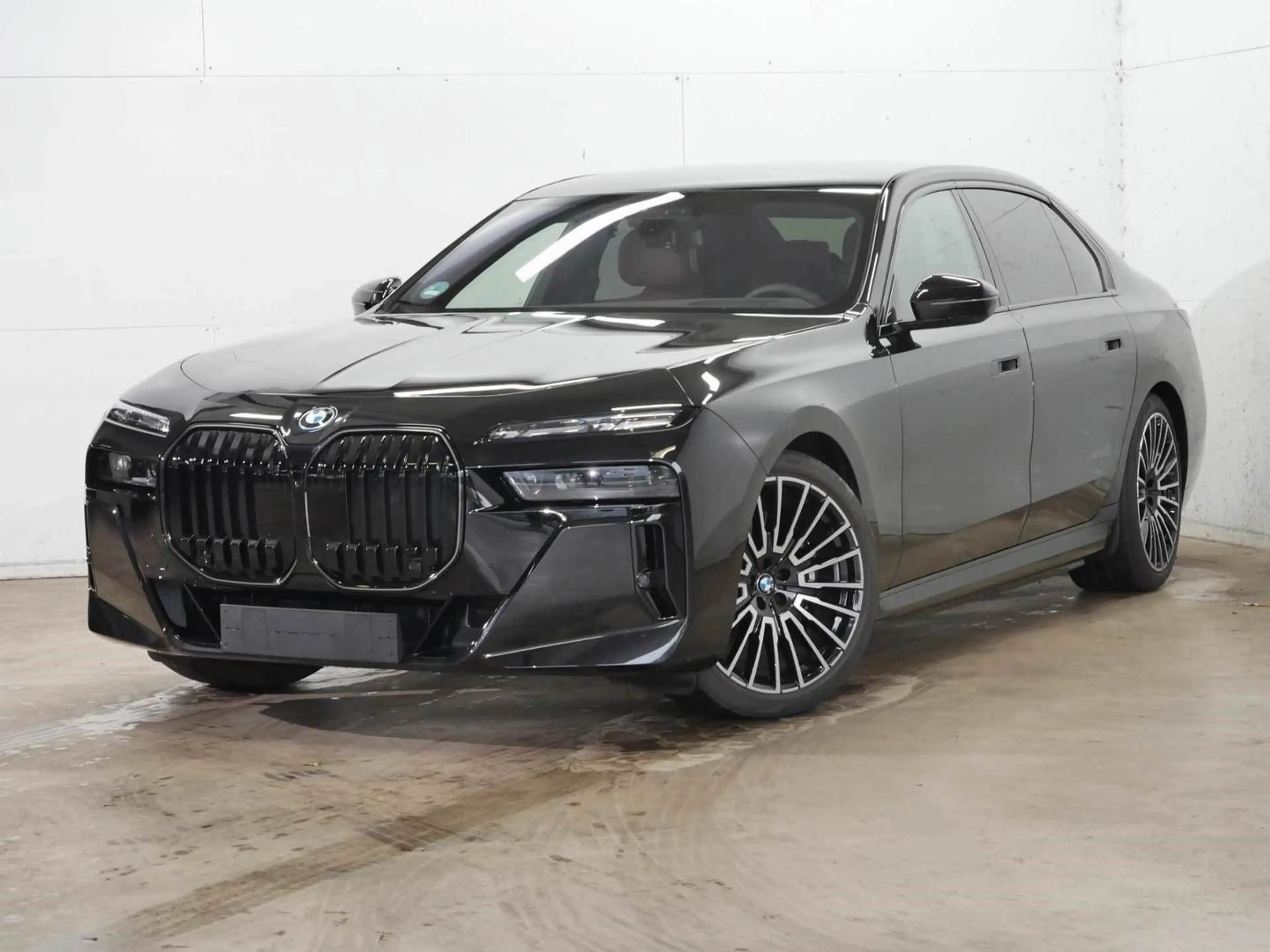 BMW i7 60 xDrive M Sport Pro 21" Fond Entertain AHK — photo 2