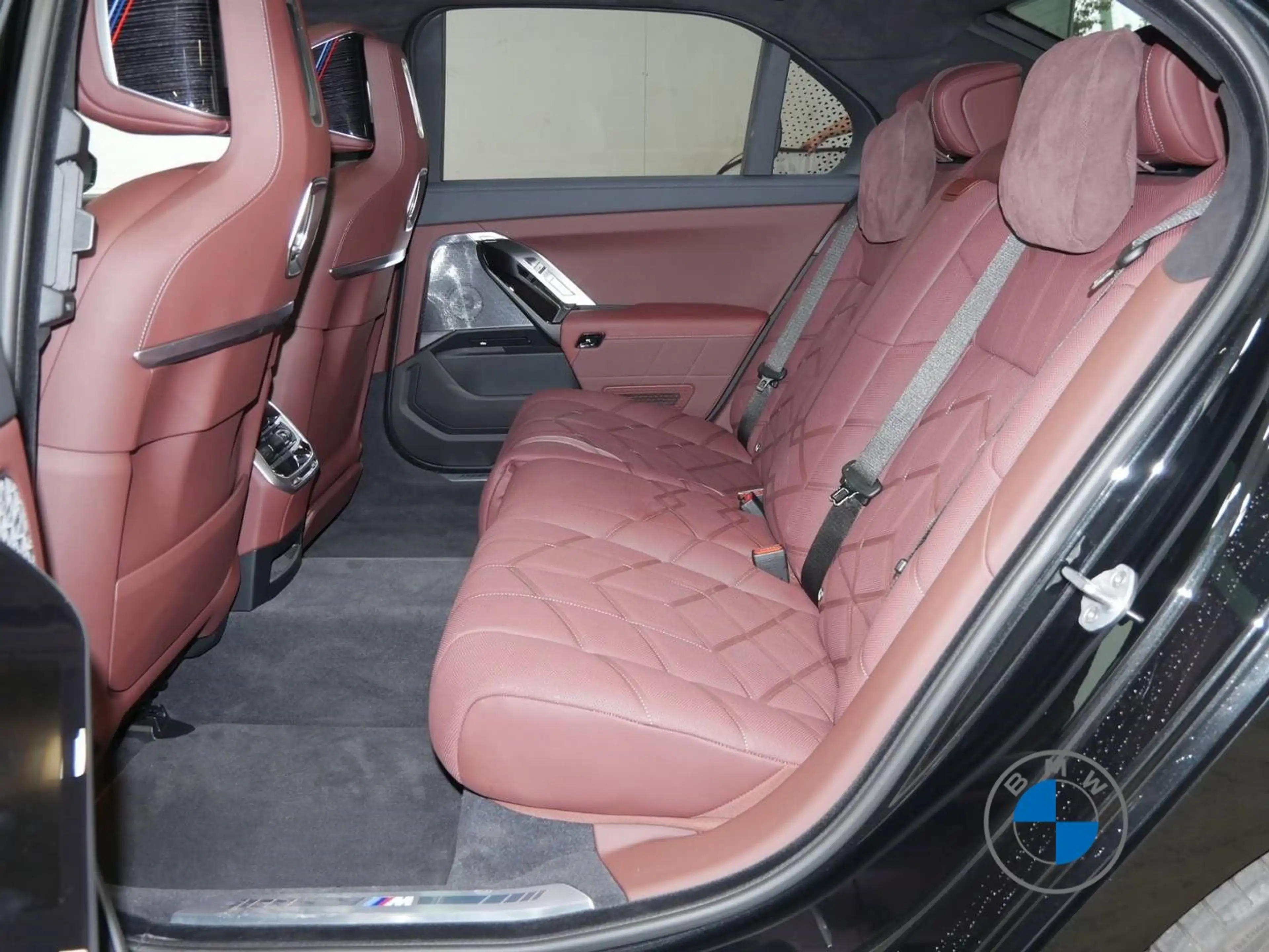 BMW i7 60 xDrive M Sport Pro 21" Fond Entertain AHK — photo 11