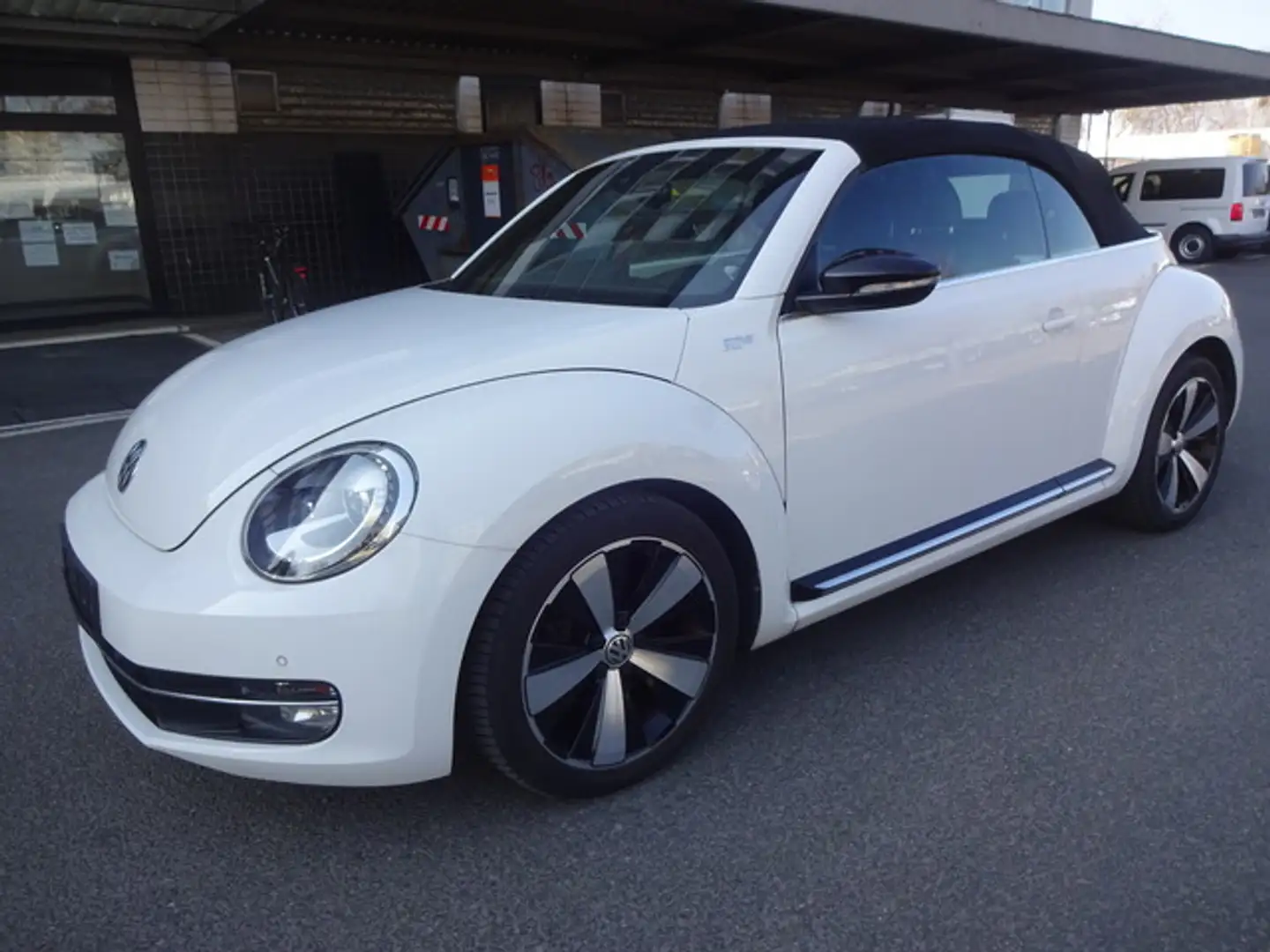 Volkswagen Beetle Cabriolet "60's" Sport Blanc - 2
