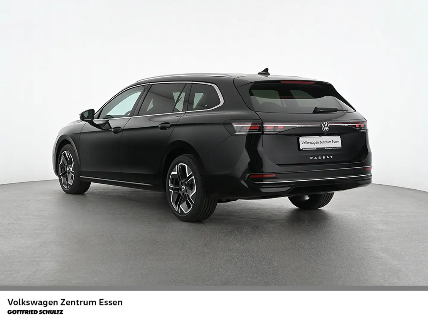 Volkswagen Passat Variant Elegance 2 0L TDI DSG SH AHK RK Schwarz - 2