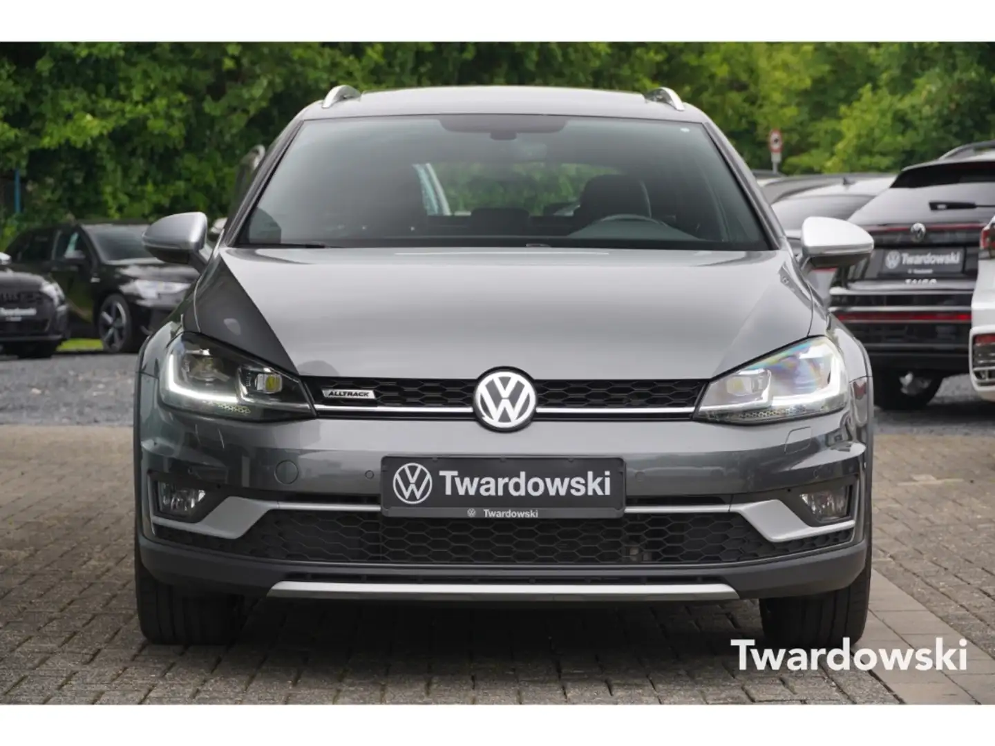 Volkswagen Golf VII Variant Alltrack 2.0 TDI Pano AHK STHZ Leder Grau - 2