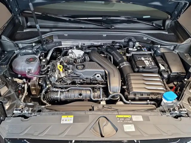 Audi Q2 view 11