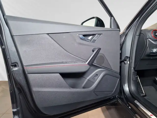 Audi Q2 view 14