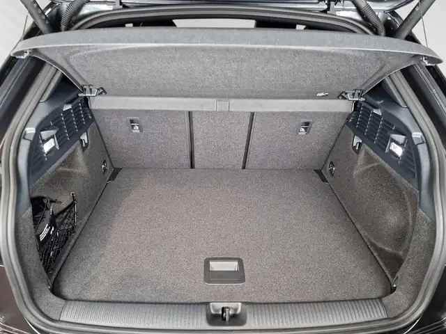 Audi Q2 view 10