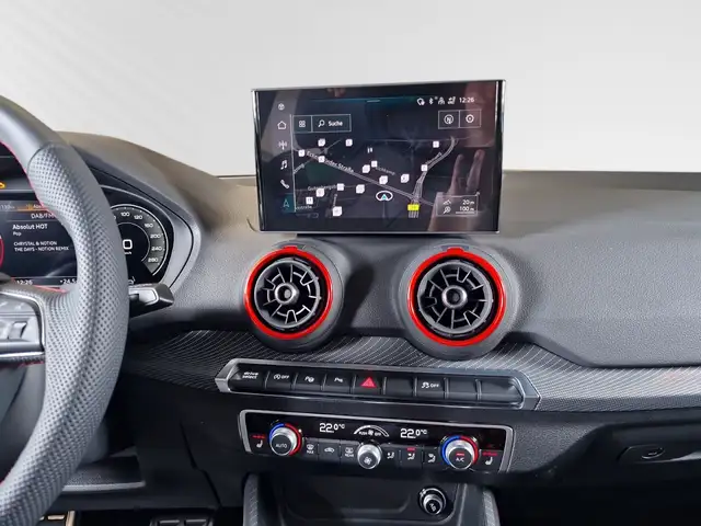 Audi Q2 view 12