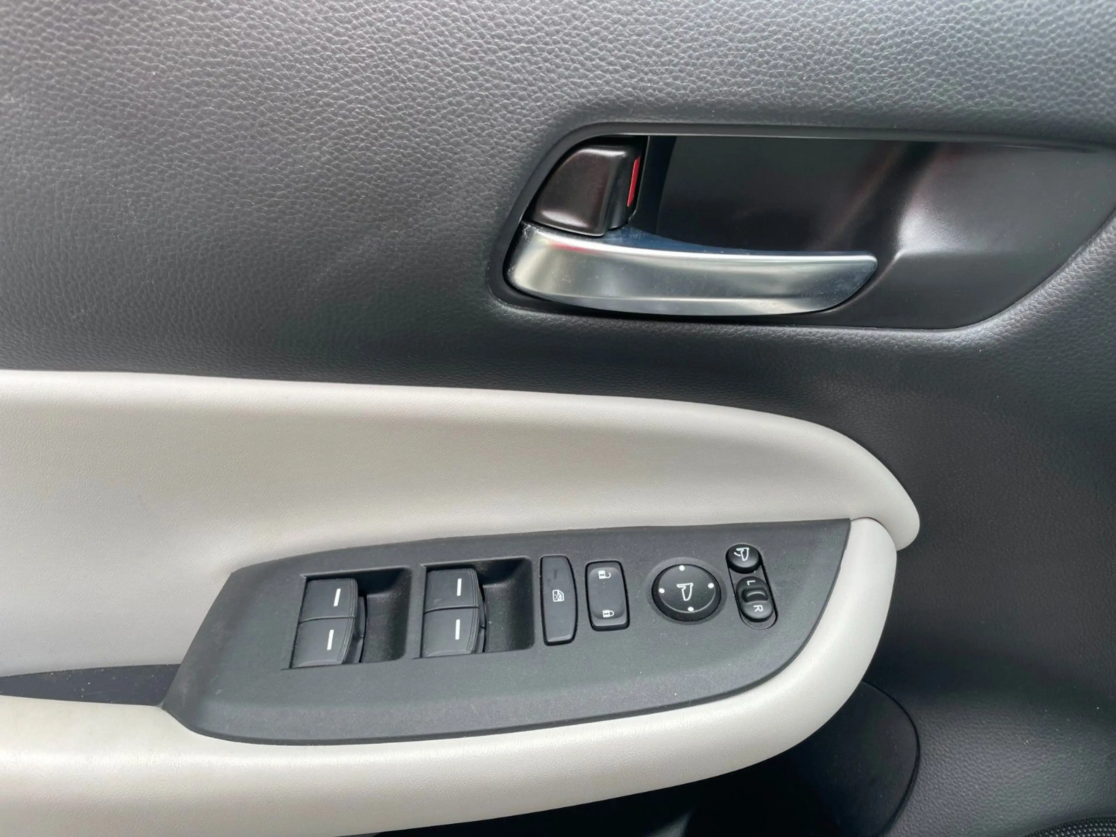 Honda Jazz 1.5 i-MMD Hybrid Executive — photo 10