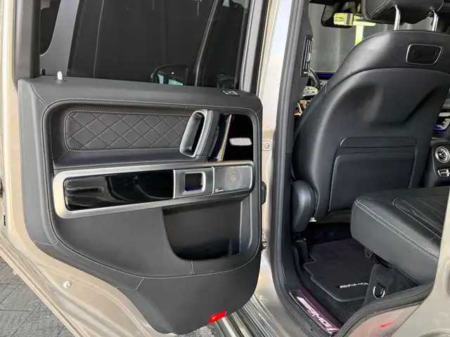 Mercedes-Benz G 63 AMG G63 4MATIC / MEGA OPTIK / Ansicht 16