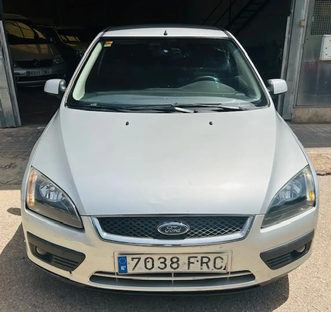 Ford Focus 1.6TDCI Ambiente Gris - 2