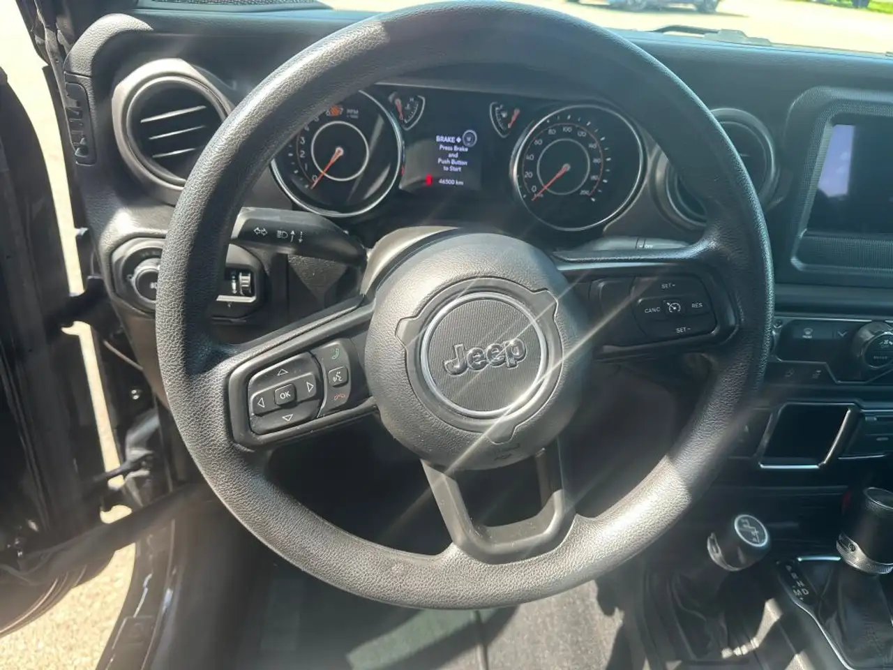 Jeep Wrangler снимка Jeep Wrangler