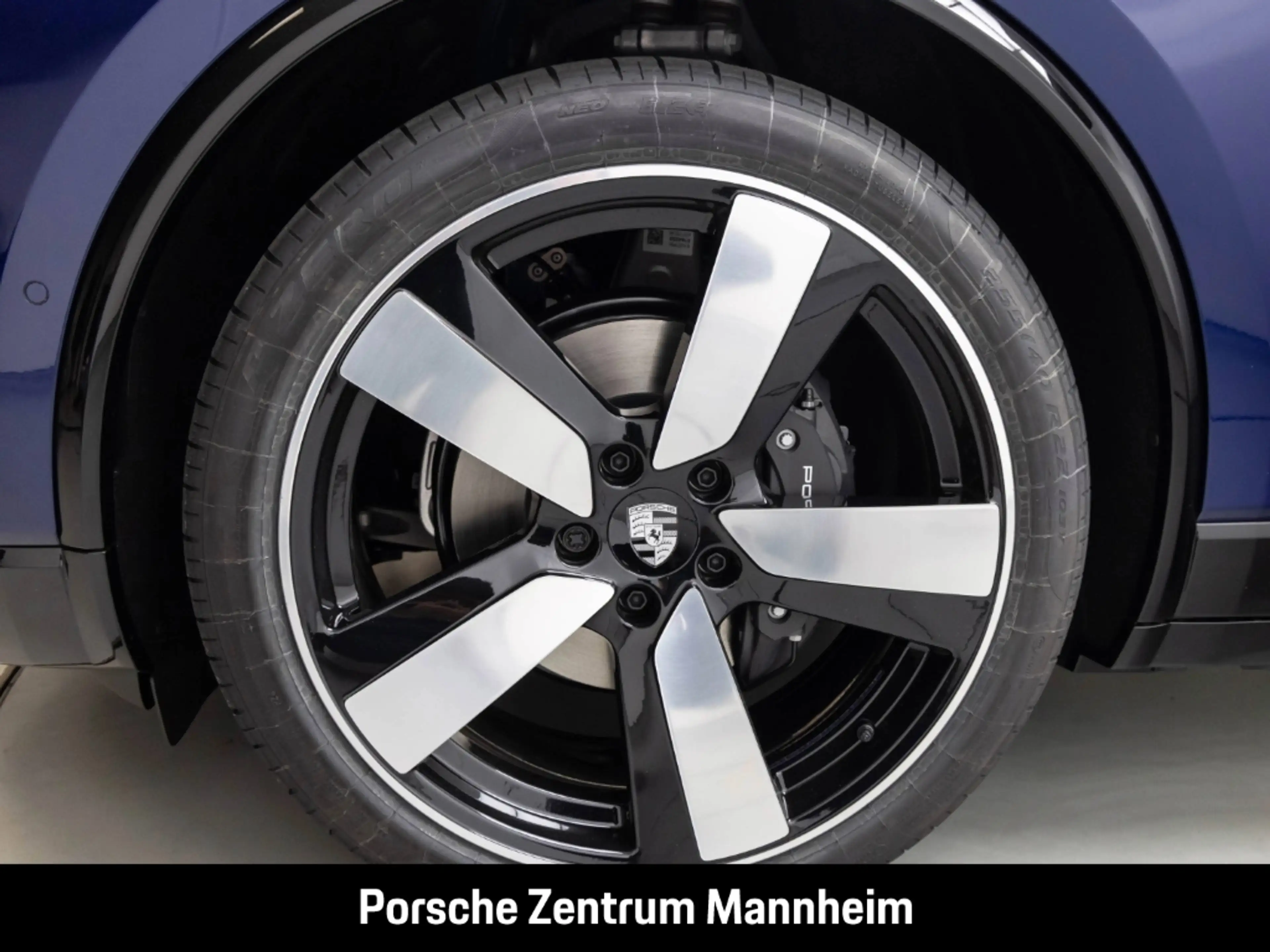 Porsche Macan SportDesign Paket Chrono Bose Abstandstempomat — photo 8