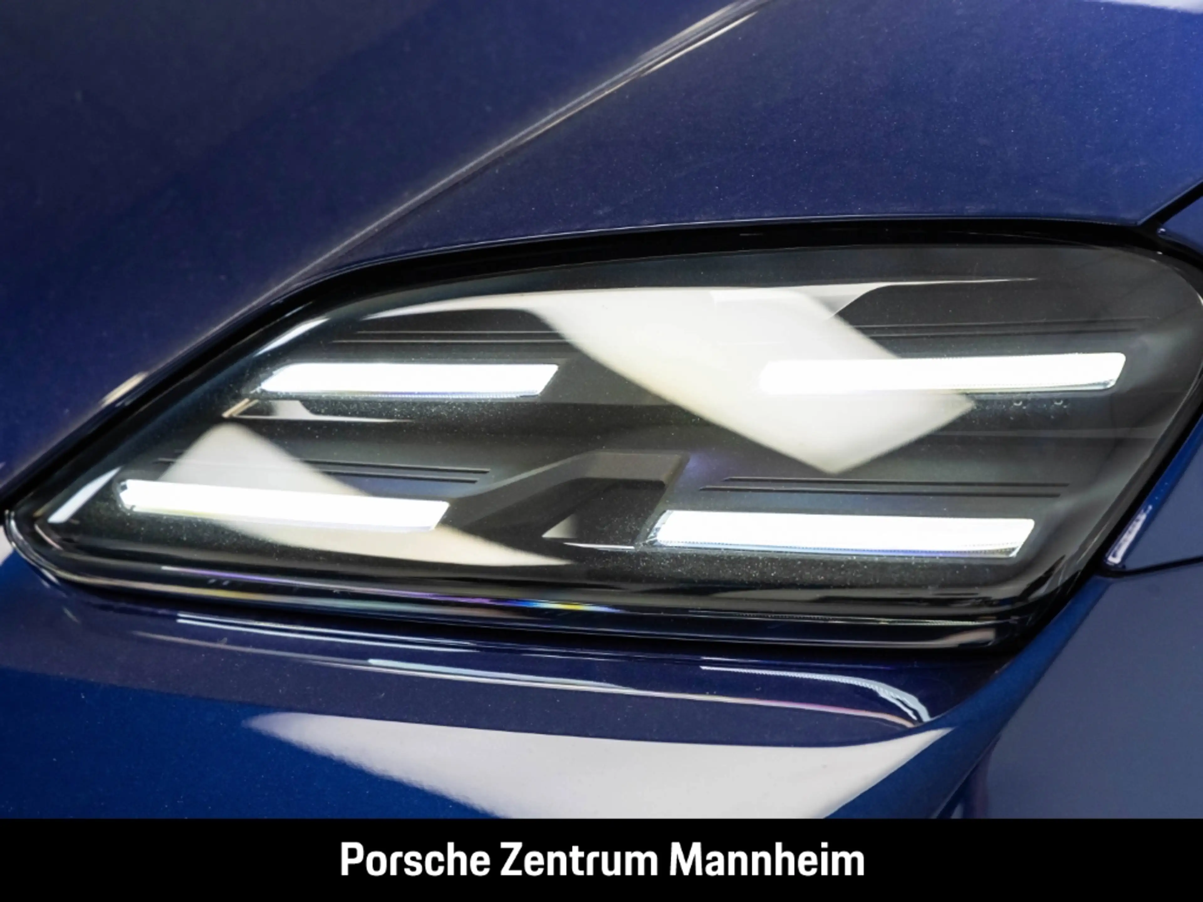 Porsche Macan SportDesign Paket Chrono Bose Abstandstempomat — photo 13