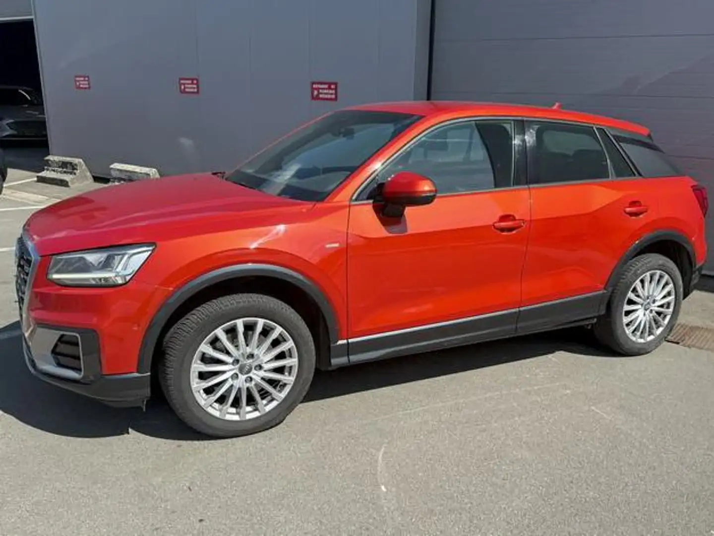 Audi Q2 1.6 TDi Sport - S-tronic - S-Line Orange - 2
