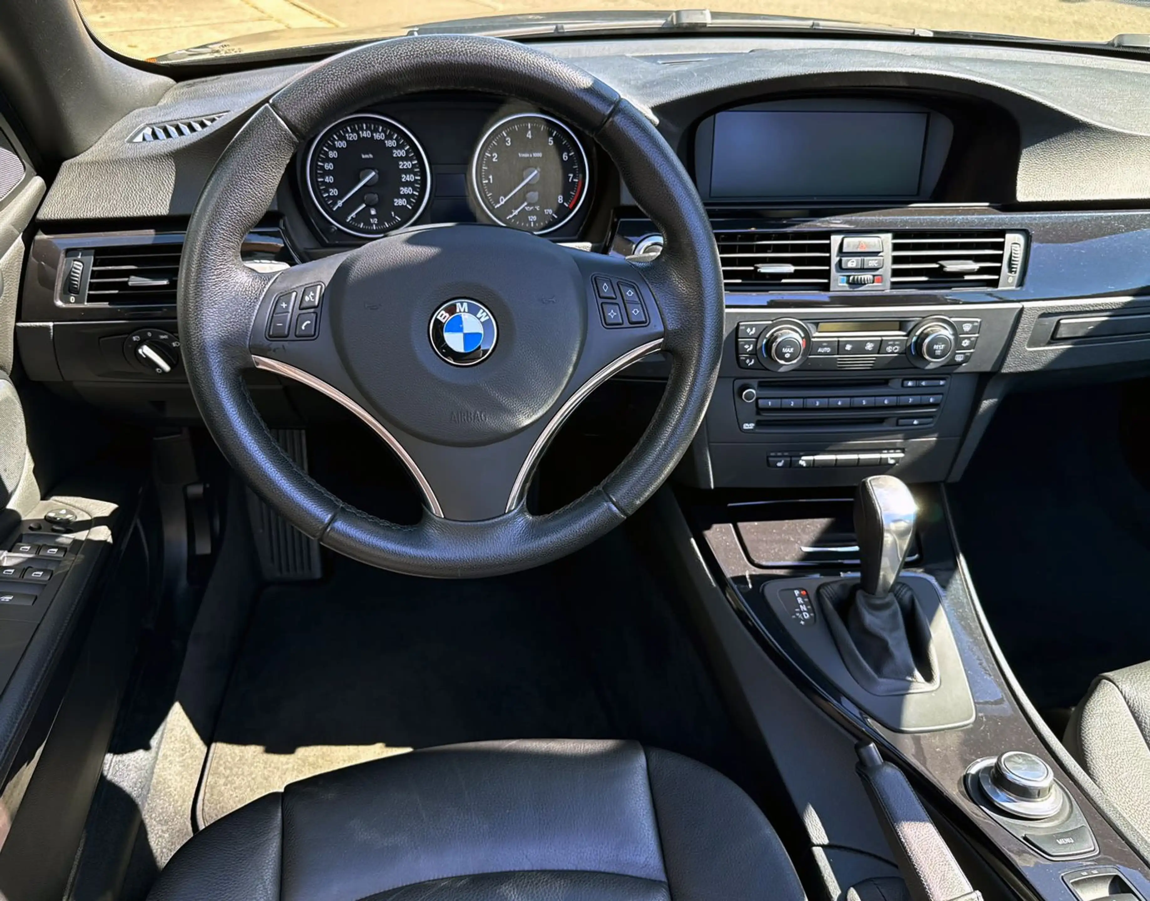 BMW 335 i E93 Cabrio Automatik PDC SHZ MEMORY NAV BT — photo 11
