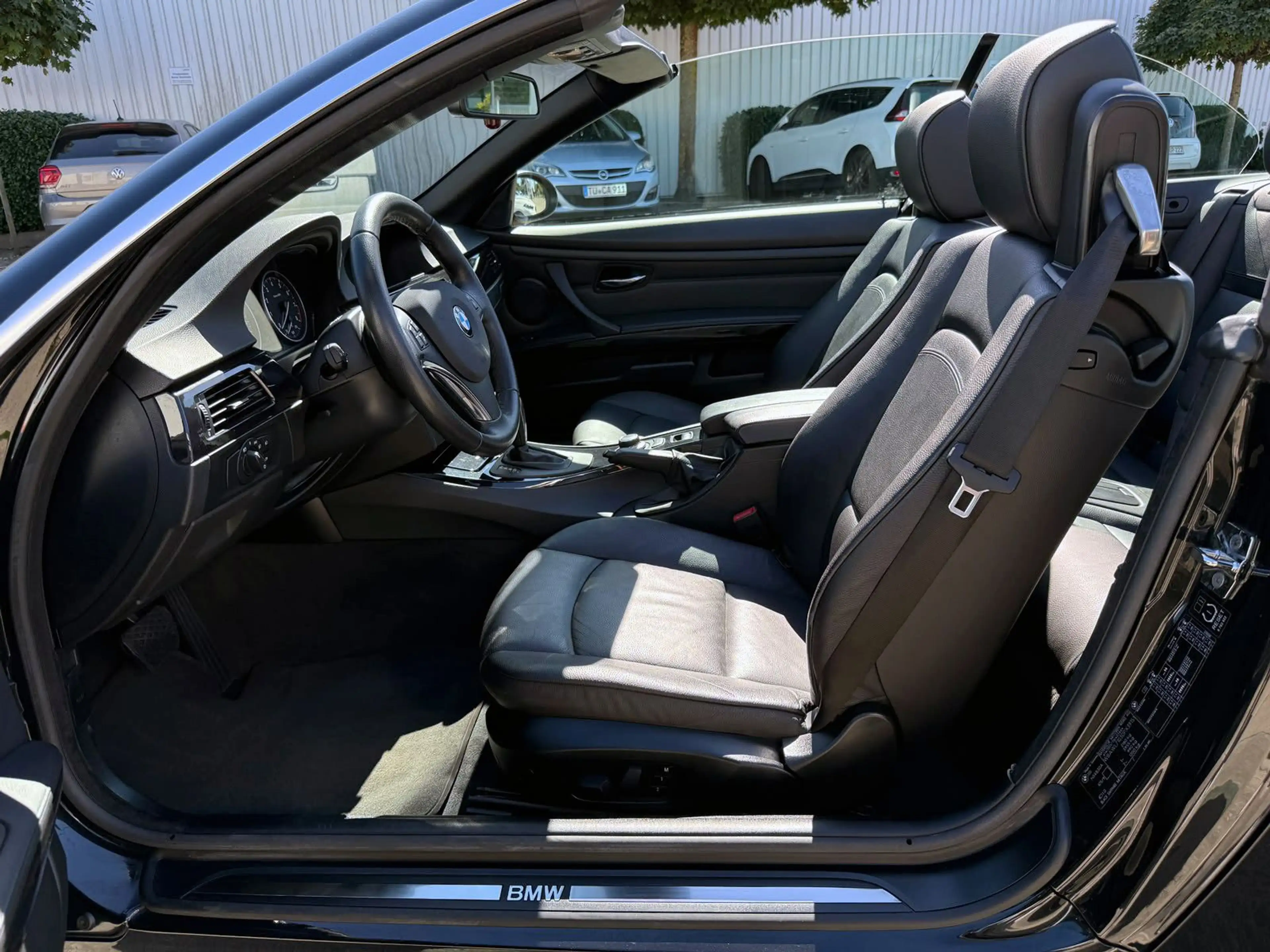 BMW 335 i E93 Cabrio Automatik PDC SHZ MEMORY NAV BT — photo 8