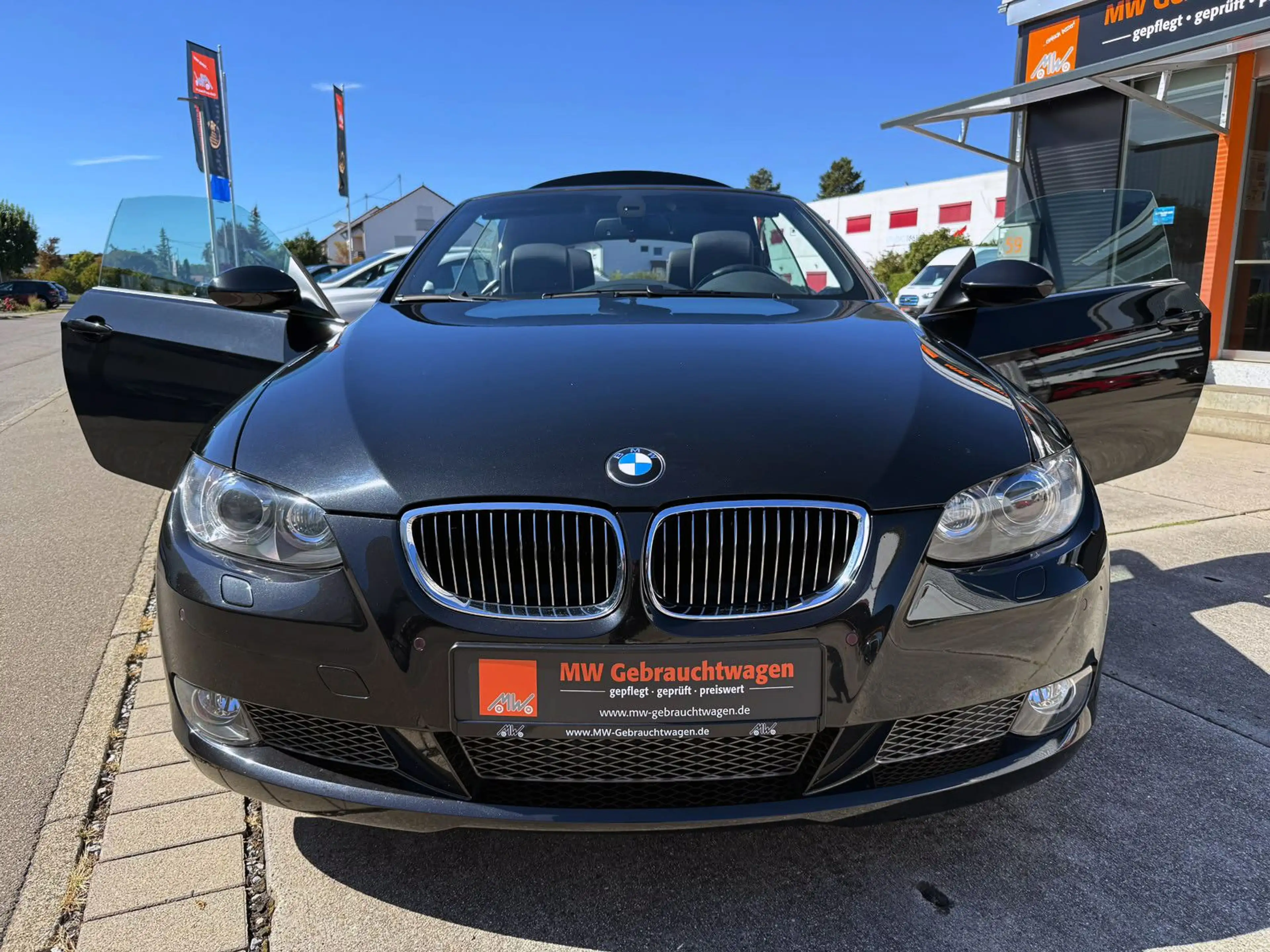 BMW 335 i E93 Cabrio Automatik PDC SHZ MEMORY NAV BT — photo 4