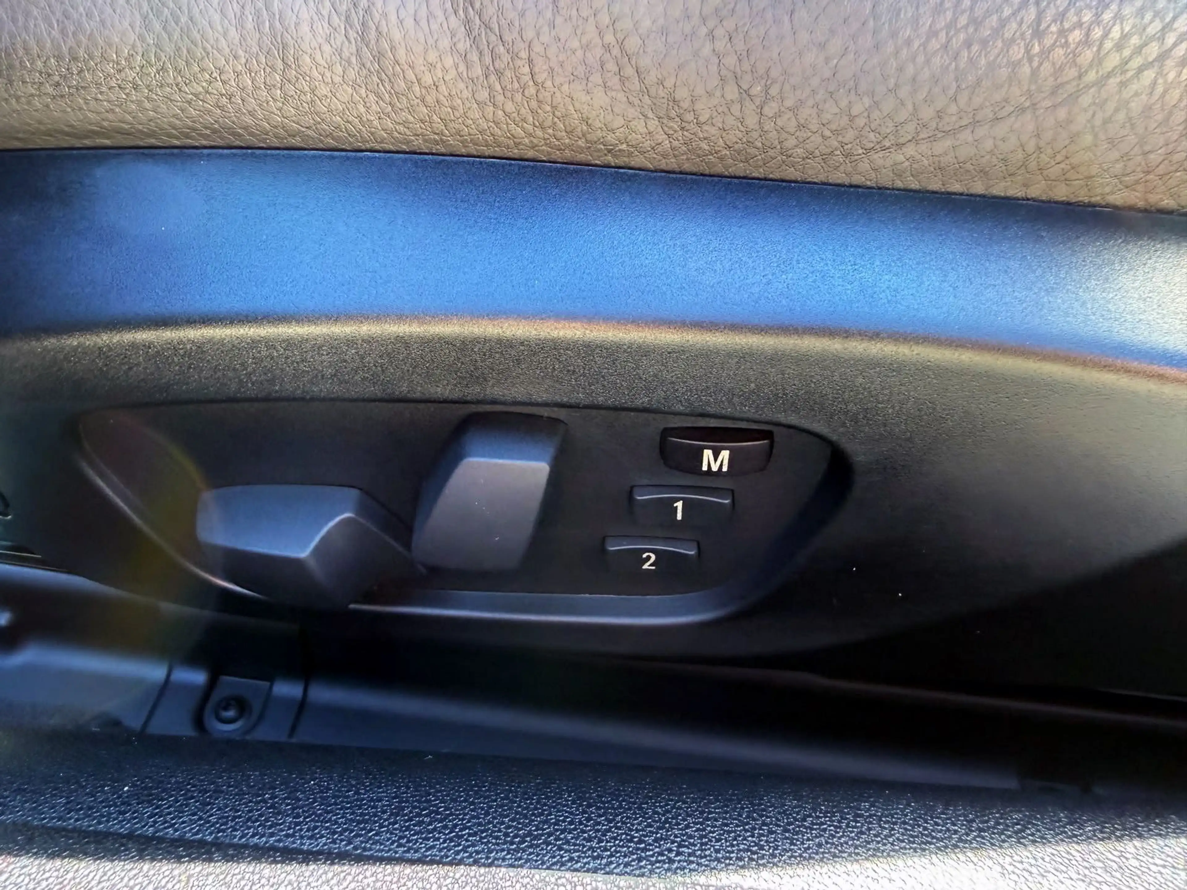 BMW 335 i E93 Cabrio Automatik PDC SHZ MEMORY NAV BT — photo 9
