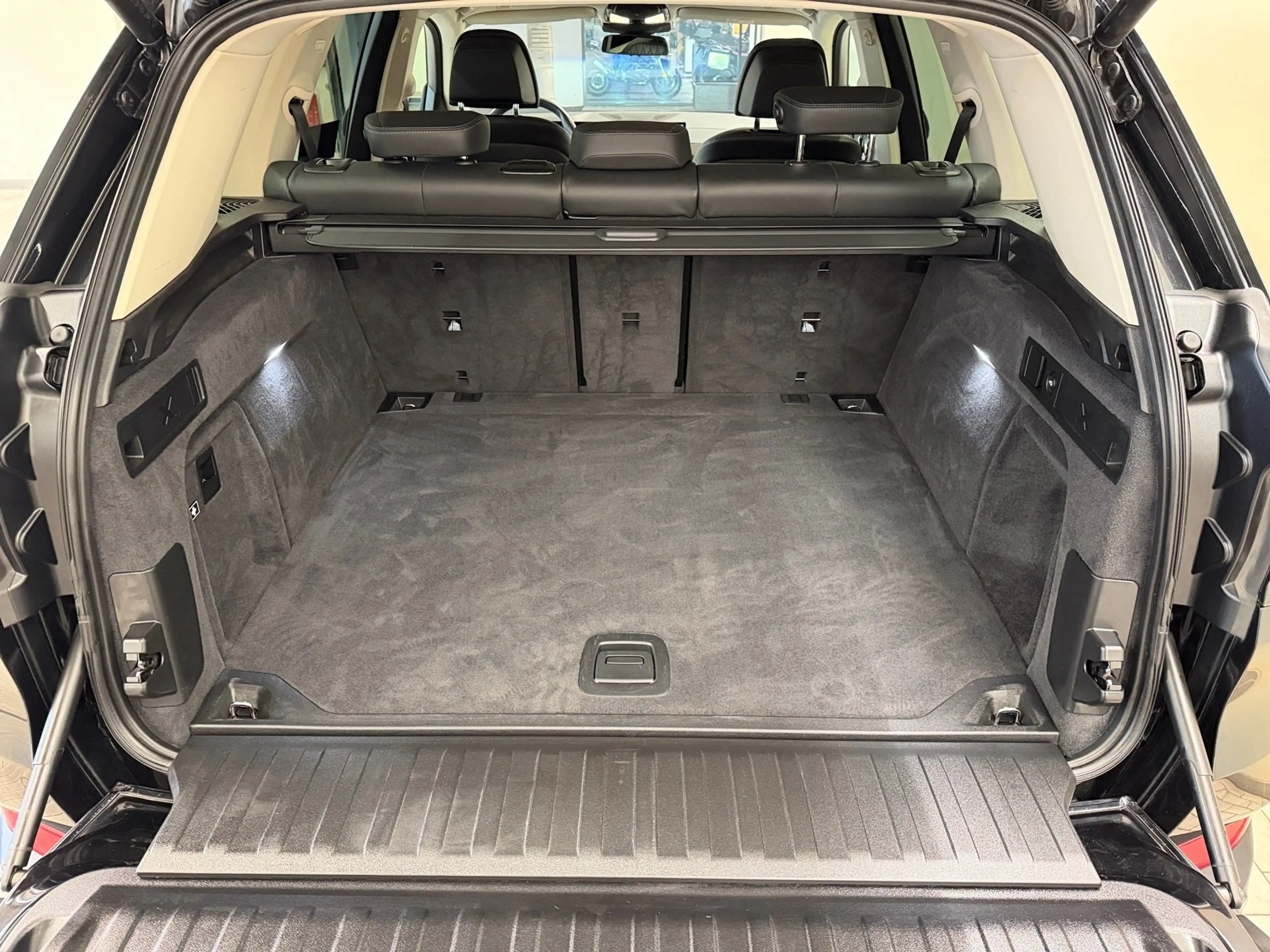 BMW X5 xDrive30d — photo 11