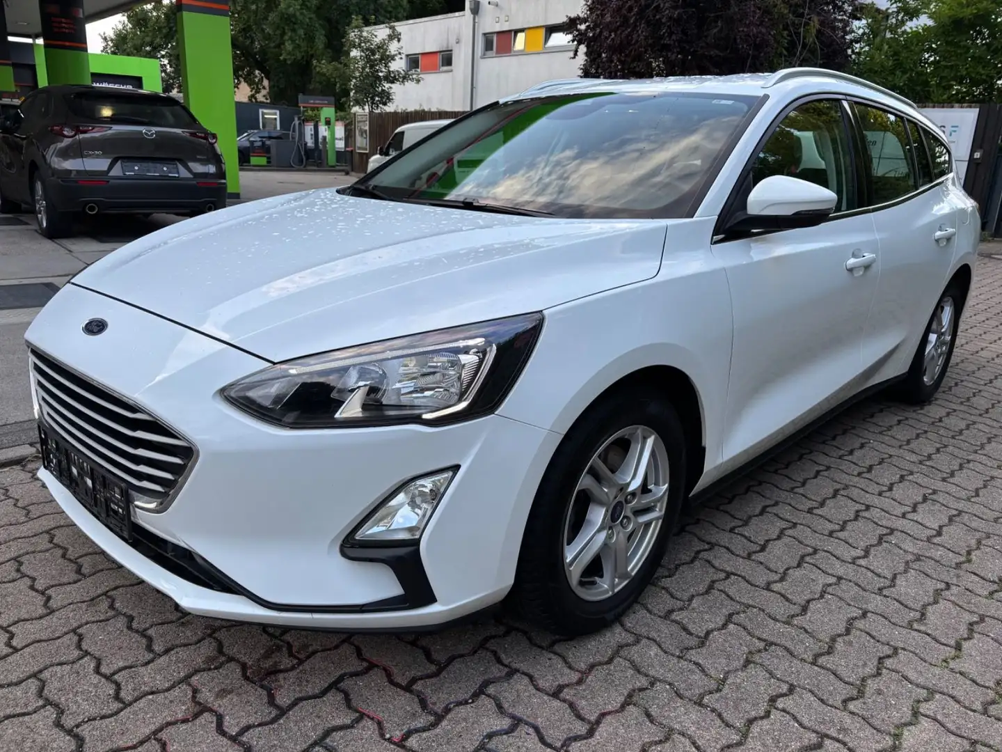 Ford Focus Turnier Cool & Connect Klimaaut.*Navi,PDC, Blanc - 1