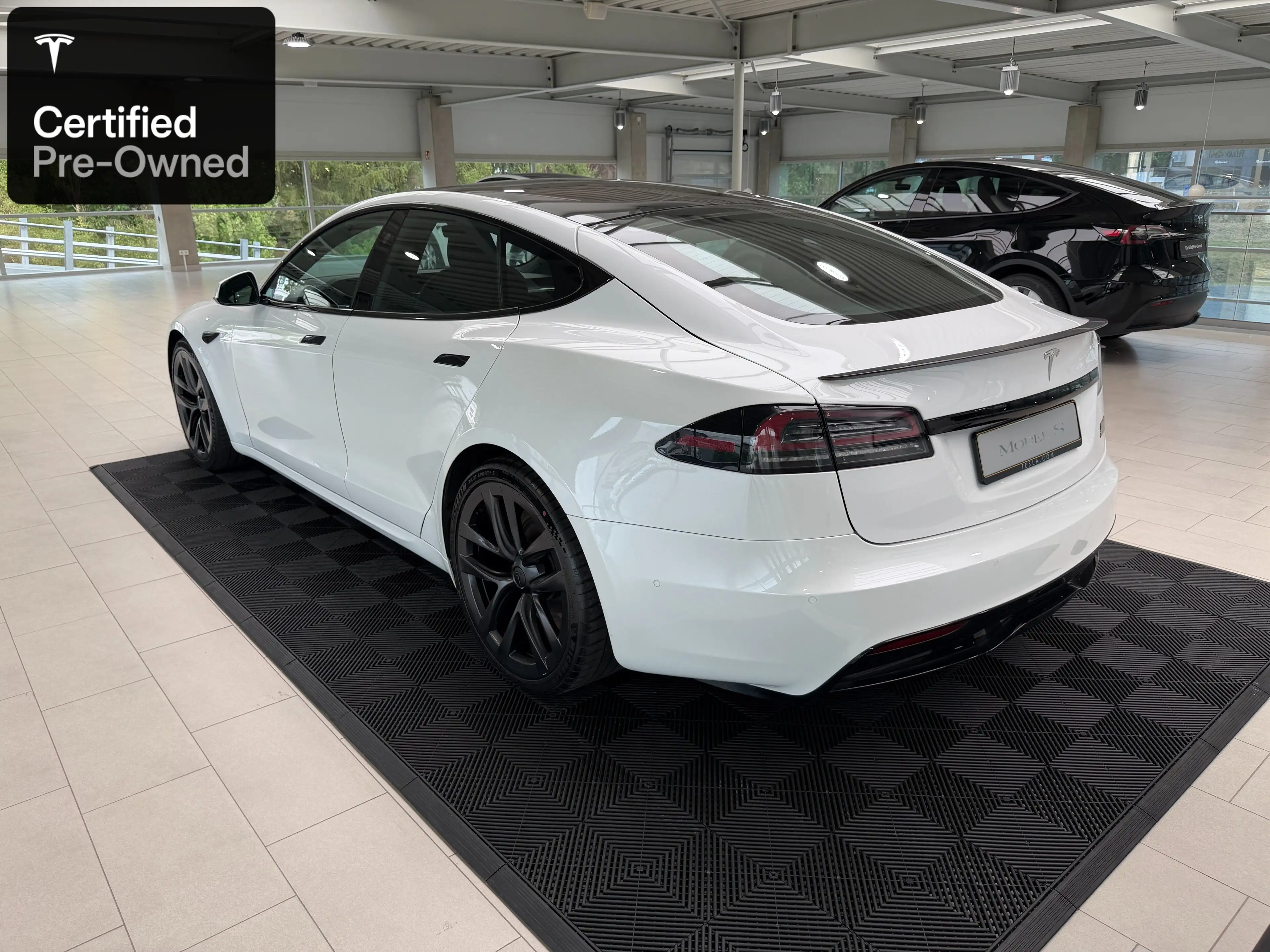 Tesla Model S Model S Plaid — photo 6