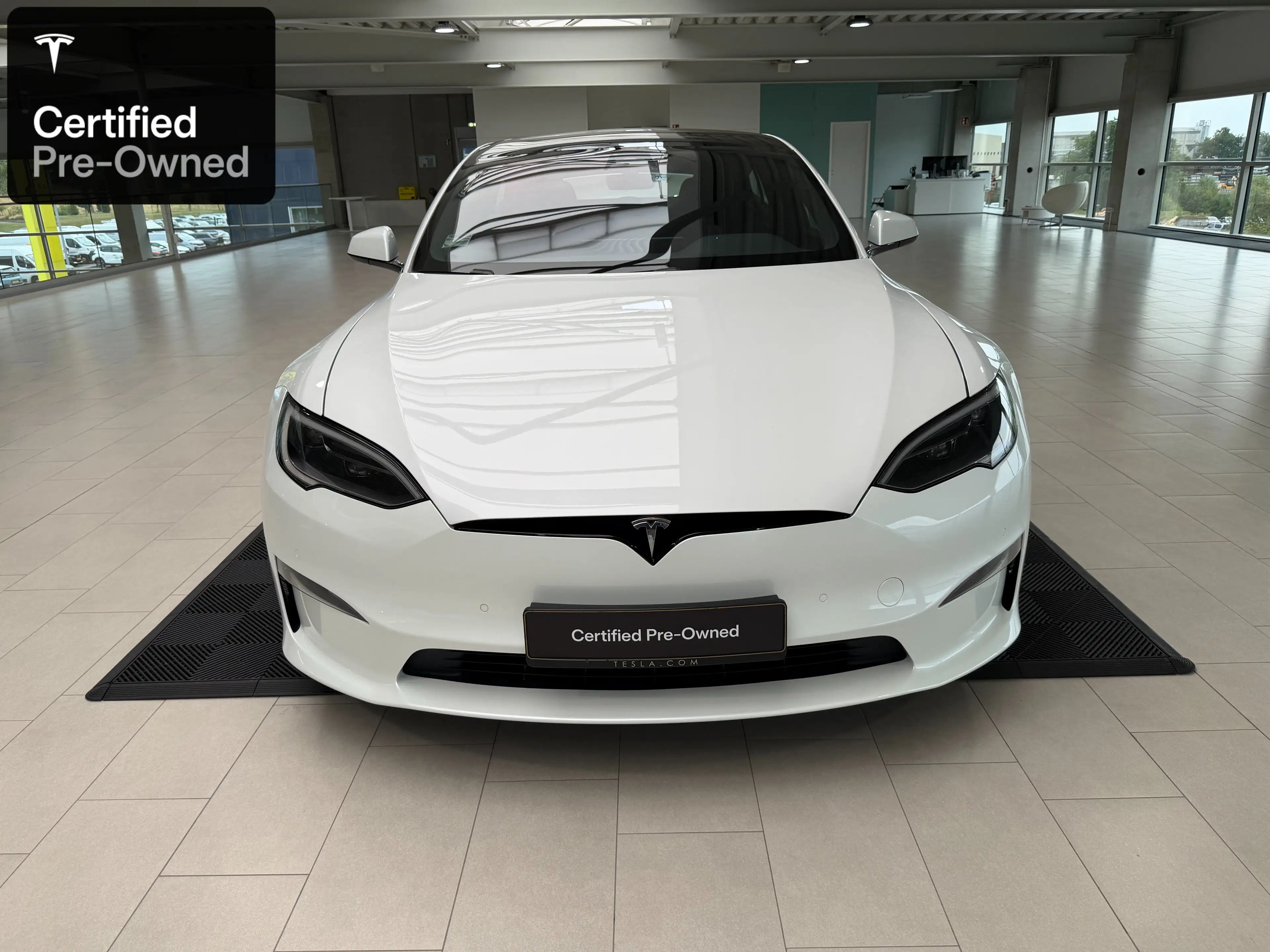 Tesla Model S Model S Plaid — photo 2