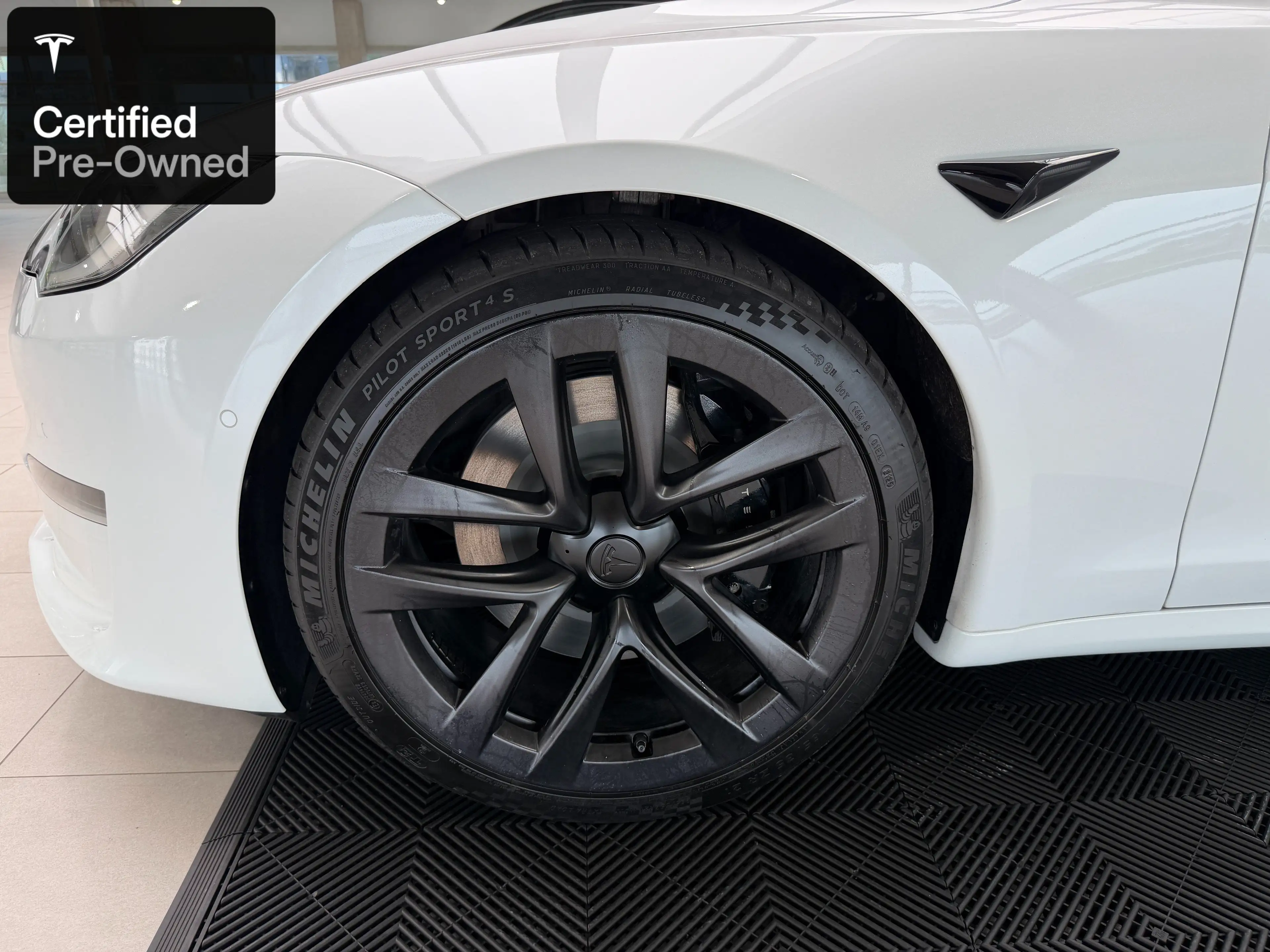 Tesla Model S Model S Plaid — photo 7