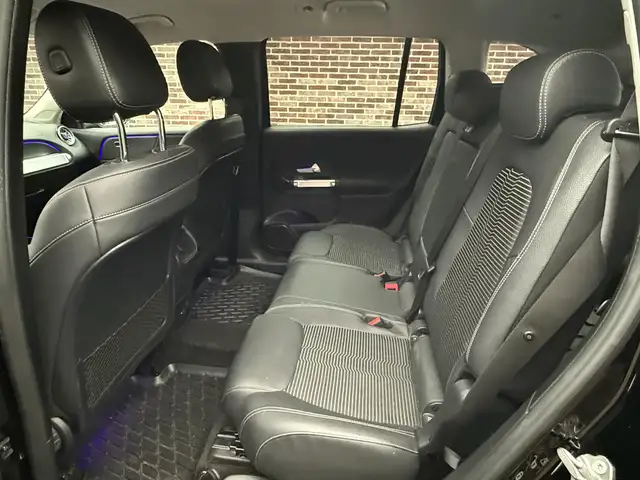 Mercedes-Benz GLB view 21