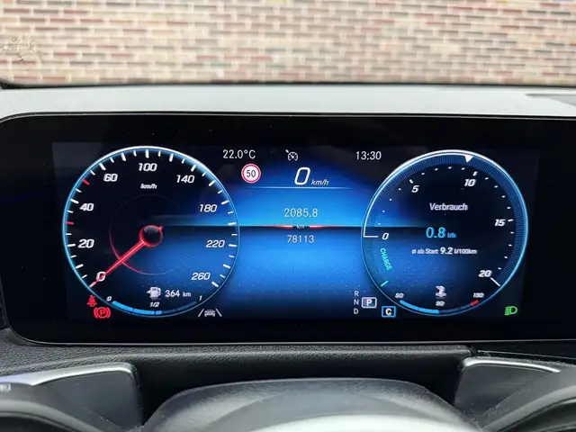 Mercedes-Benz GLB view 16
