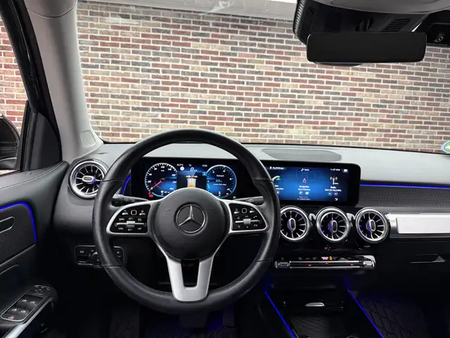 Mercedes-Benz GLB view 30