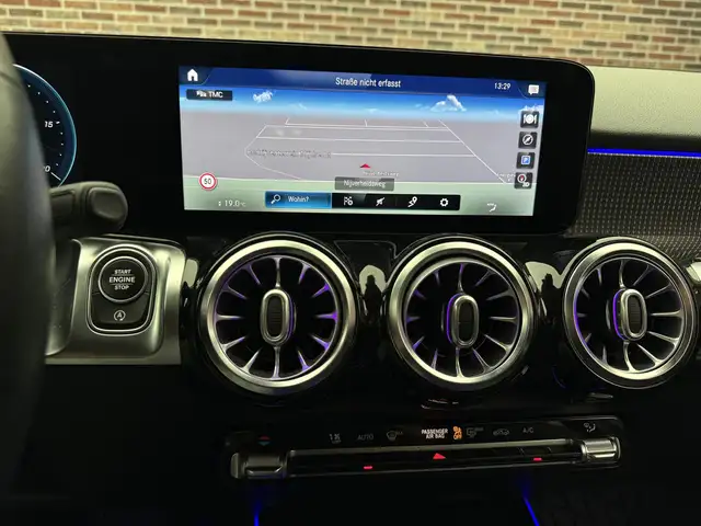 Mercedes-Benz GLB view 13