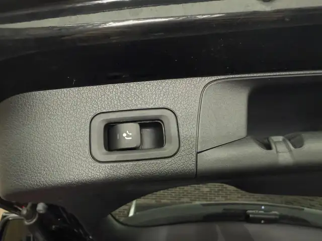 Mercedes-Benz GLB view 27
