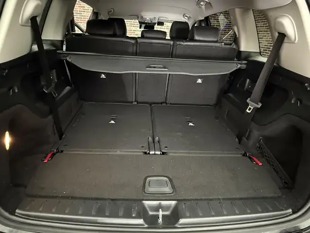 Mercedes-Benz GLB view 24