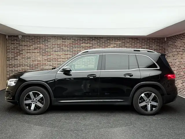 Mercedes-Benz GLB view 6