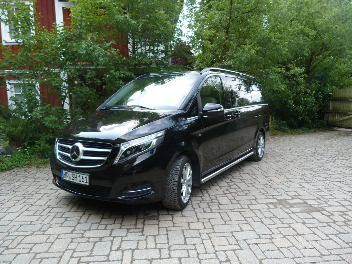 Mercedes-Benz V 250 V 250 (BlueTEC) d lang 4Matic 7G-TRONIC Avantgarde Чёрный - 1